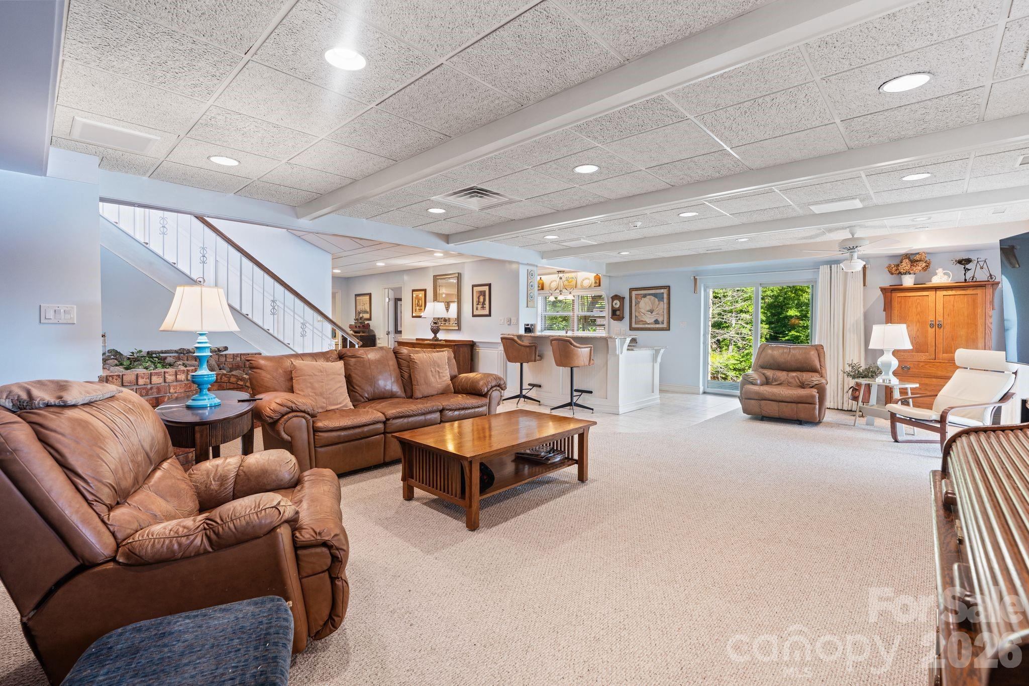 6296 Southlake Drive — Hickory