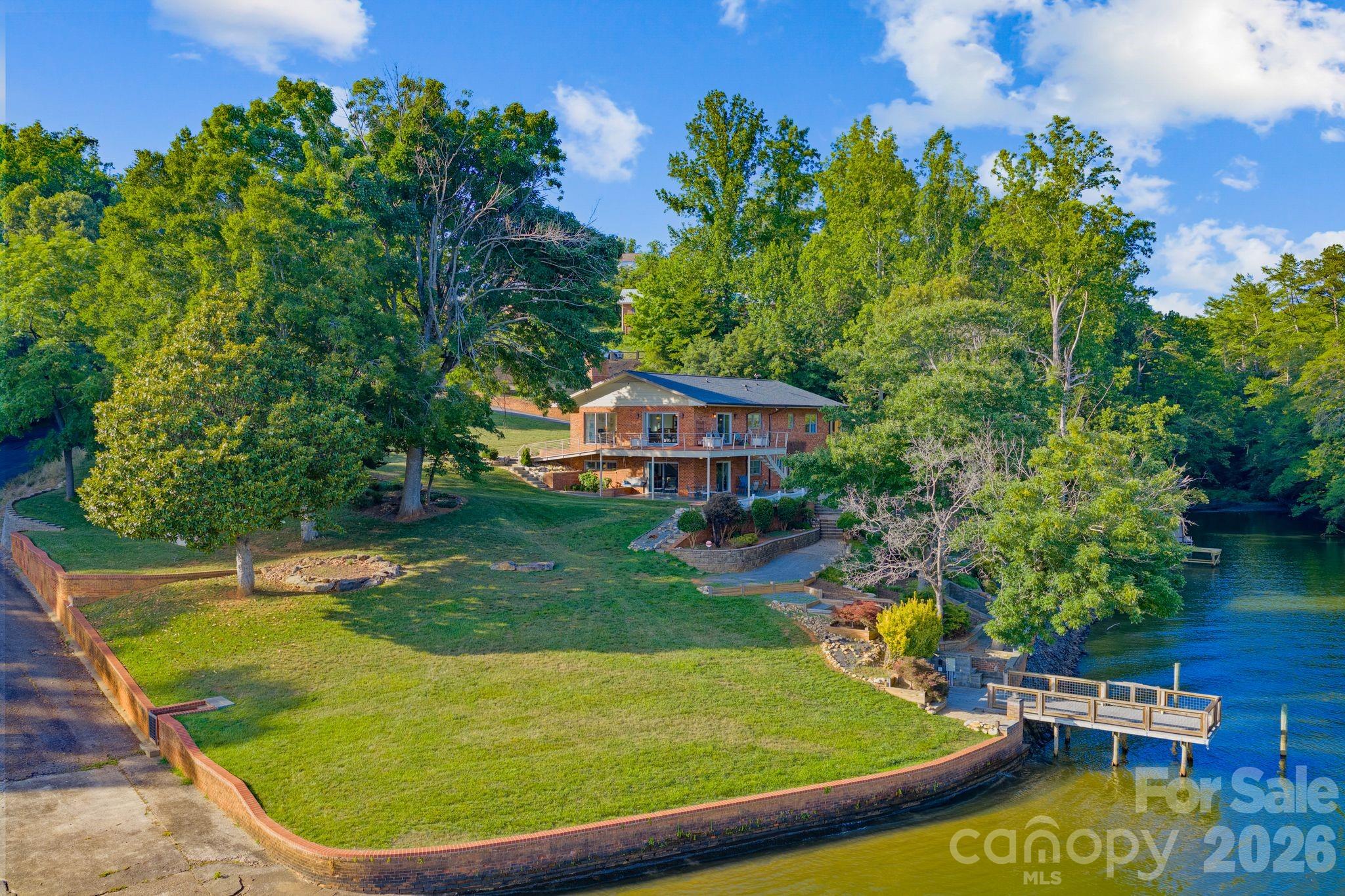 6296 Southlake Drive — Hickory