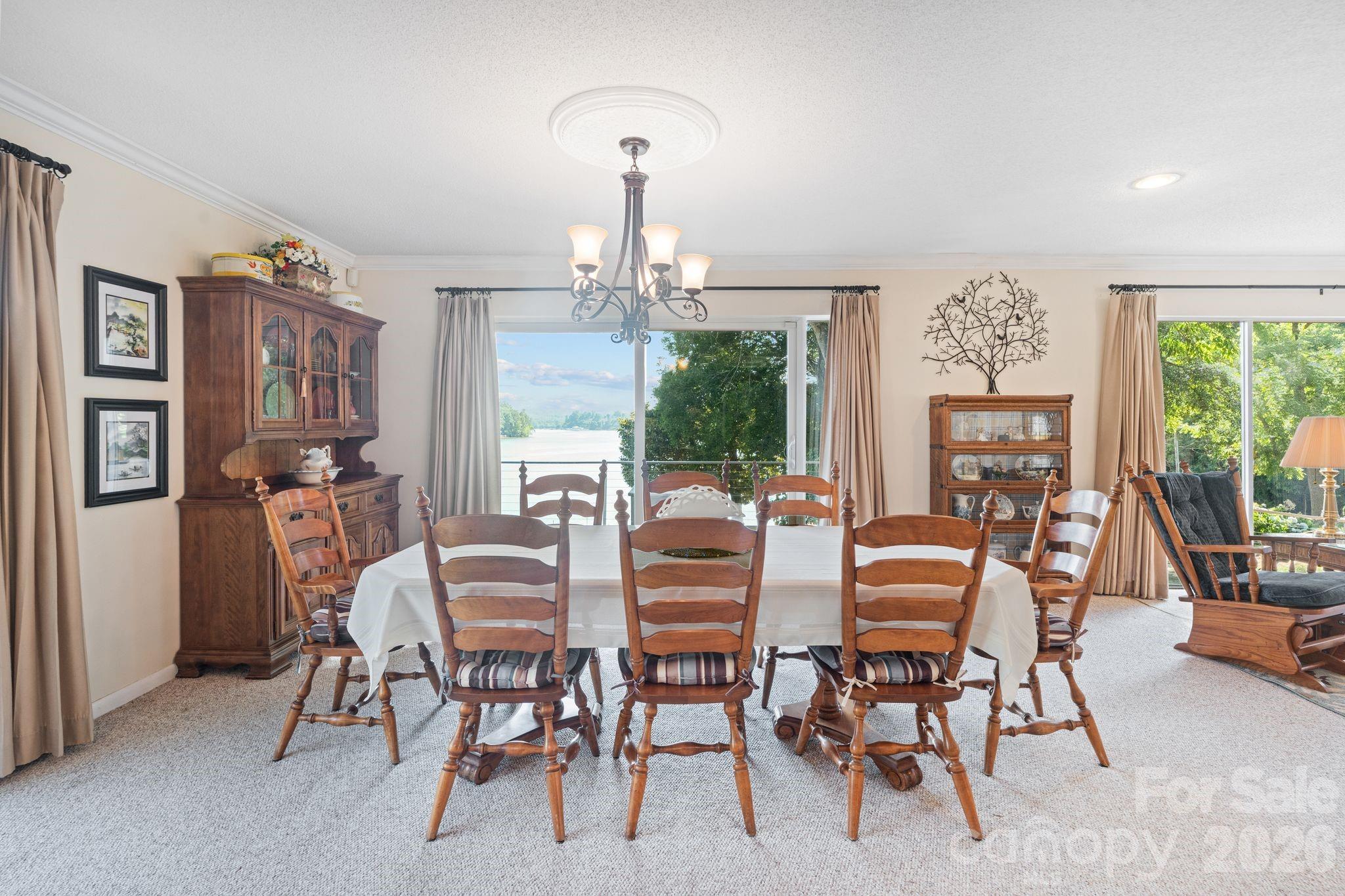 6296 Southlake Drive — Hickory