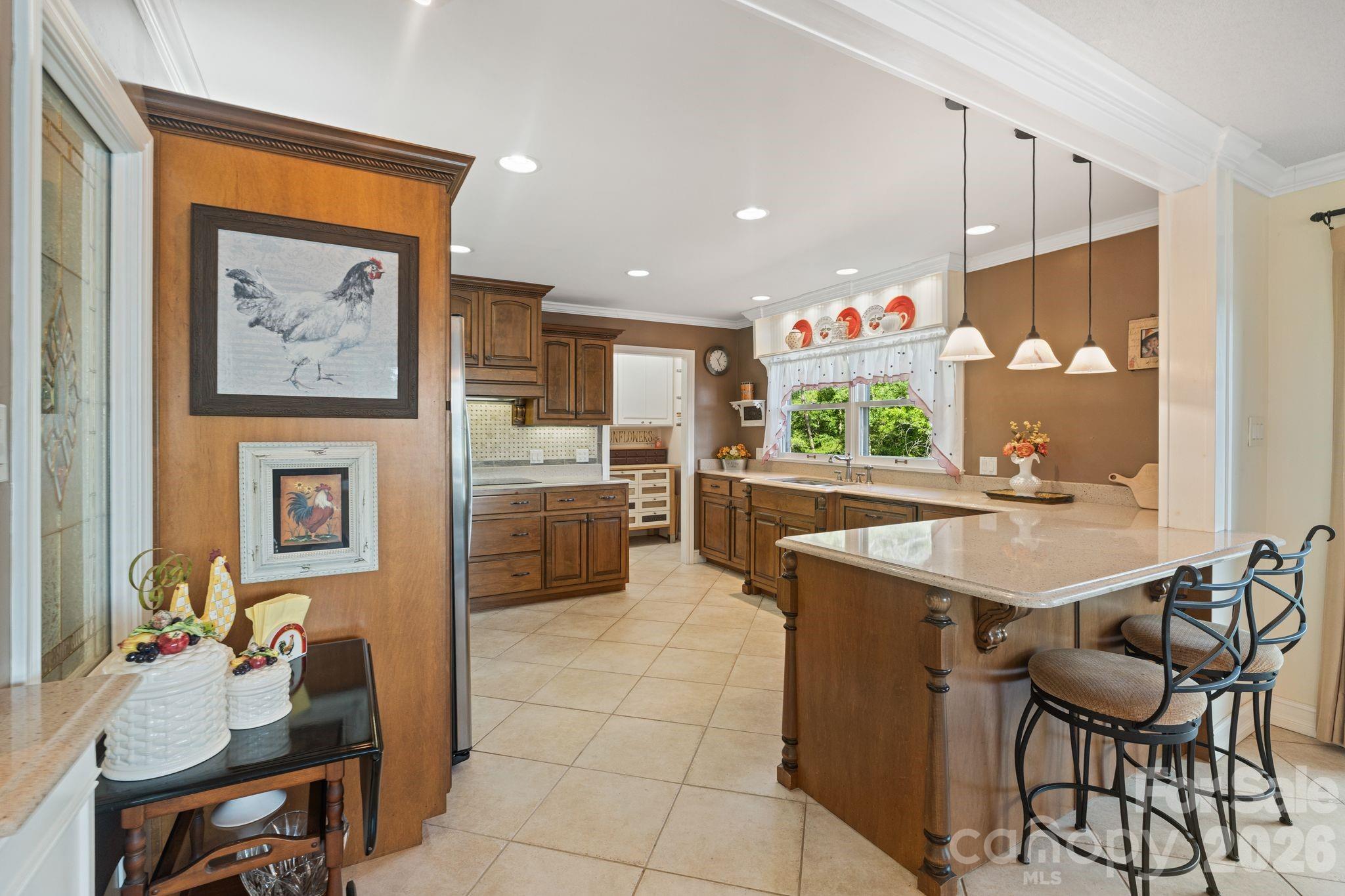 6296 Southlake Drive — Hickory