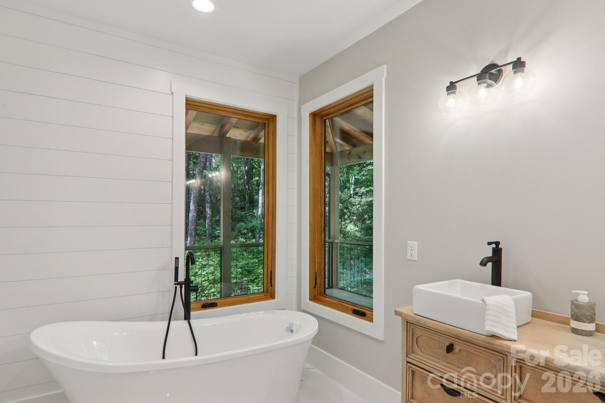 365 Cherokee Circle — Lake Toxaway
