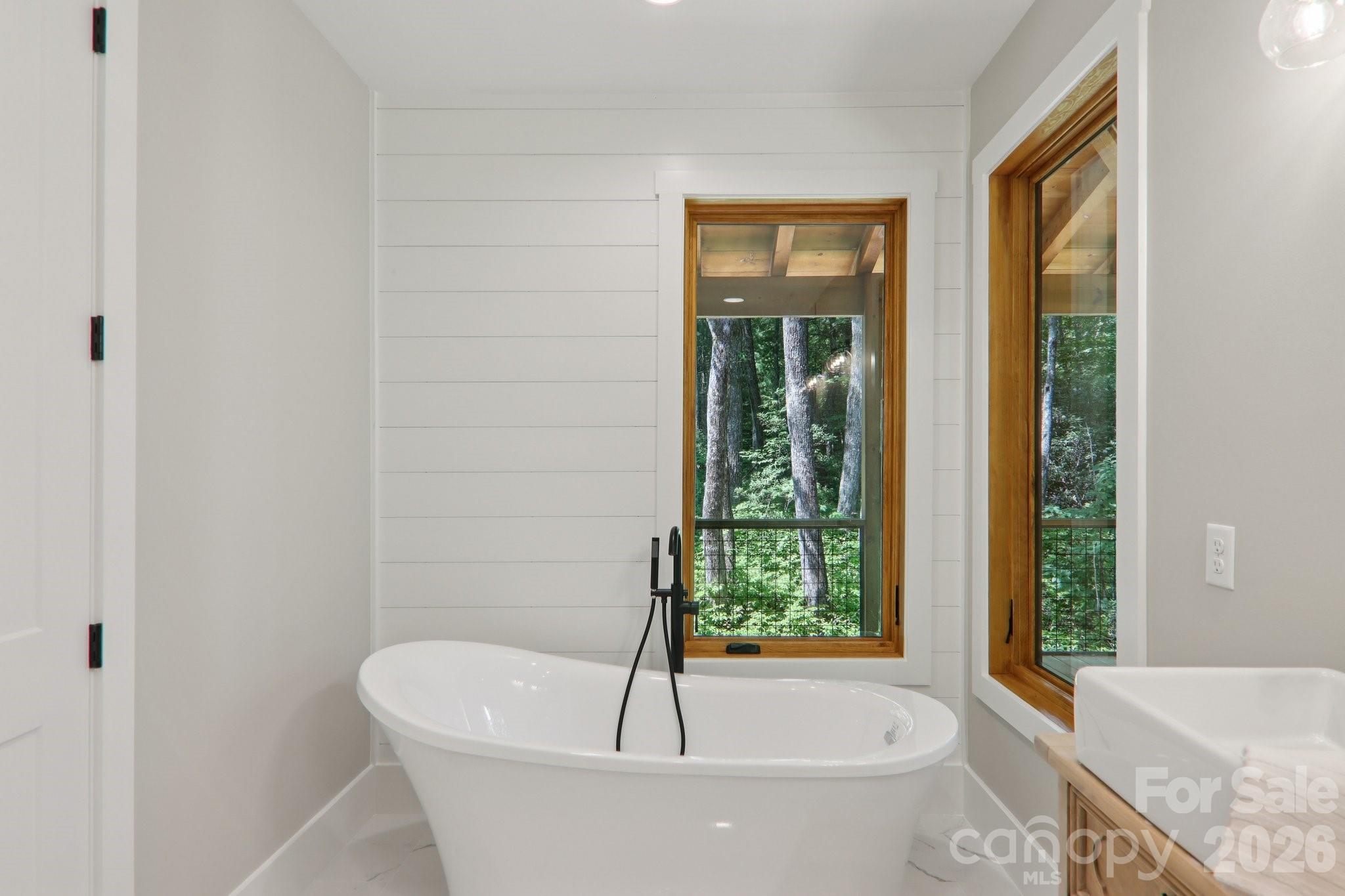 365 Cherokee Circle — Lake Toxaway