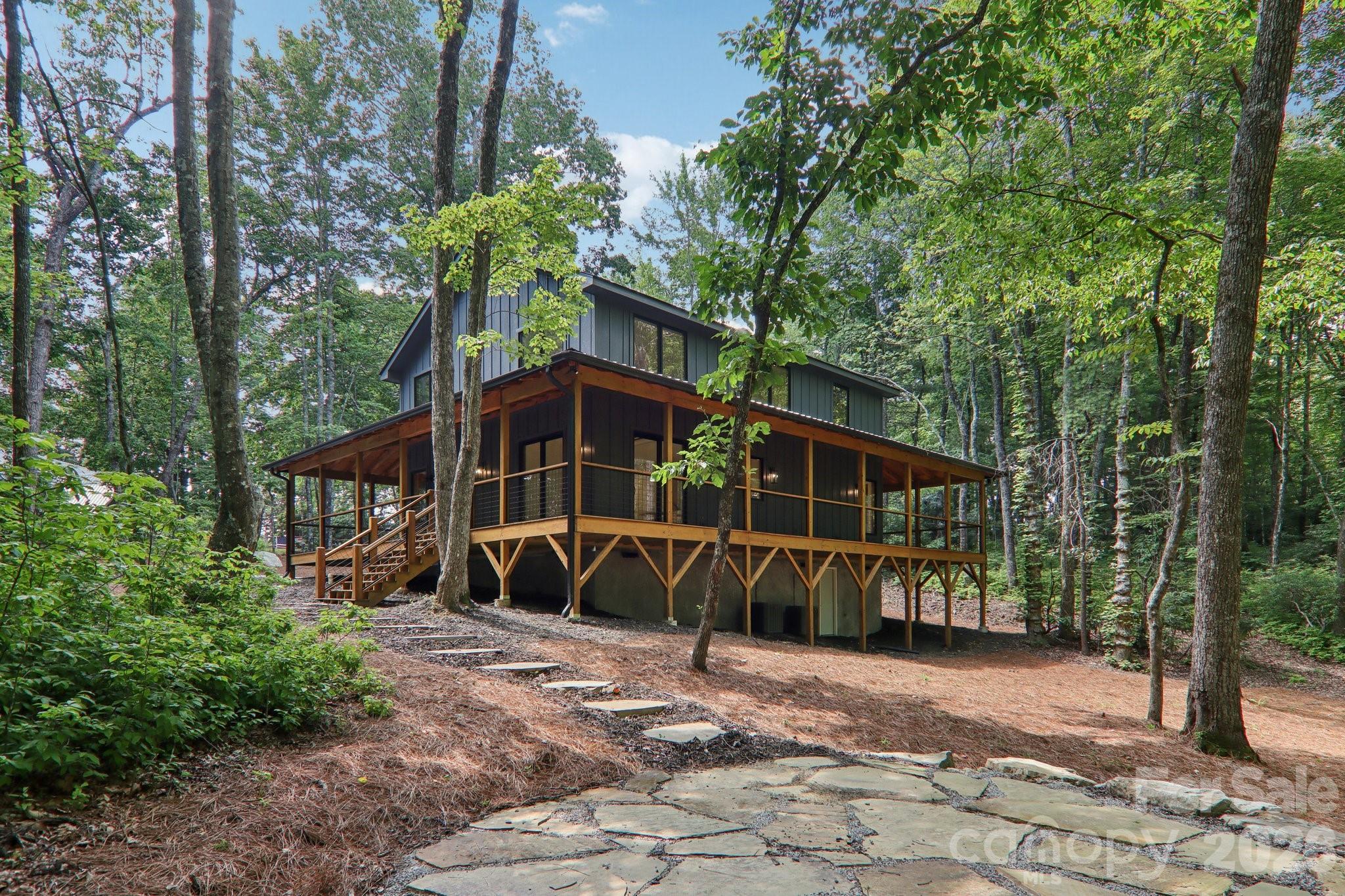 365 Cherokee Circle — Lake Toxaway