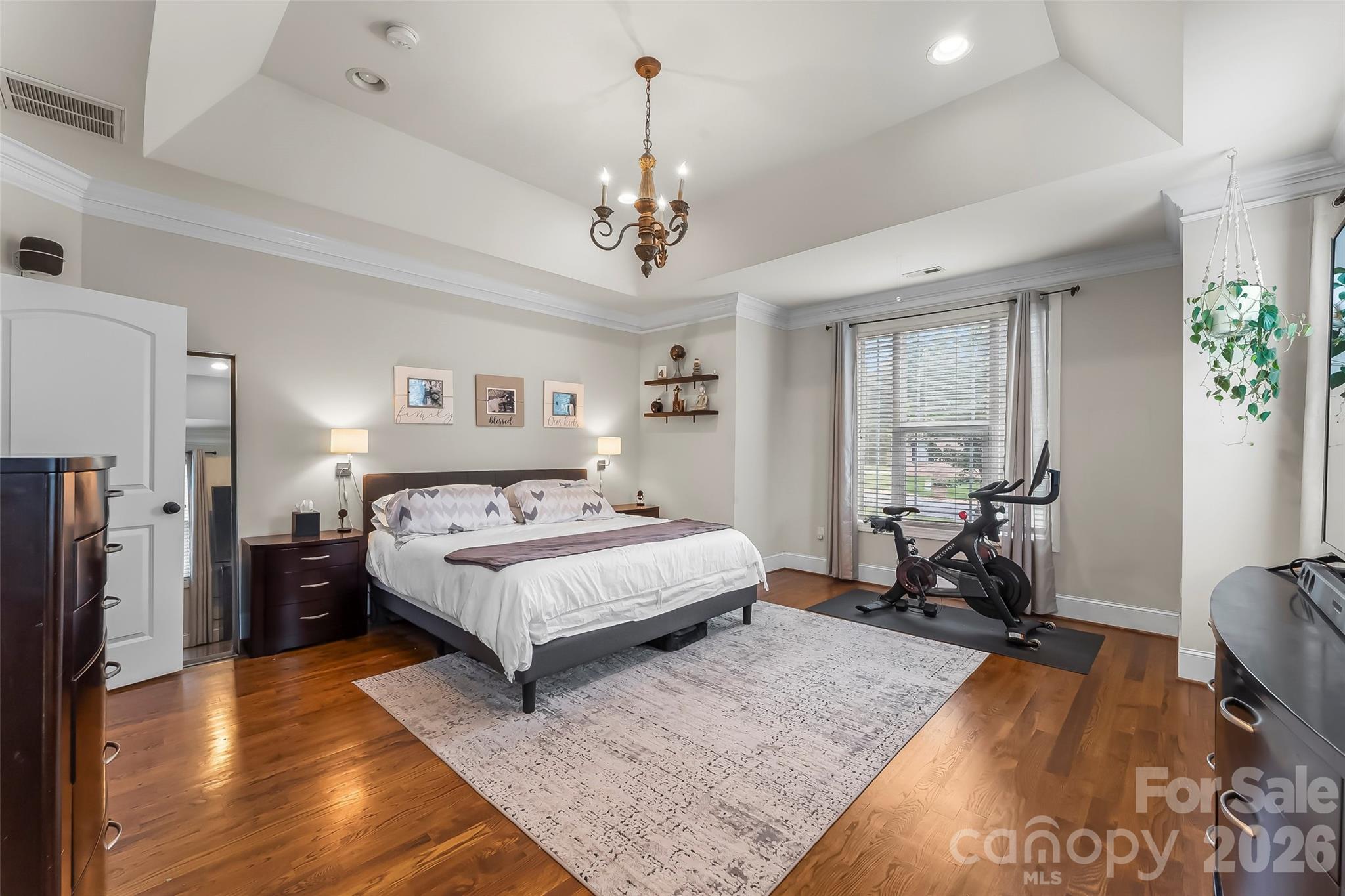 1776 White Water Court — Hickory