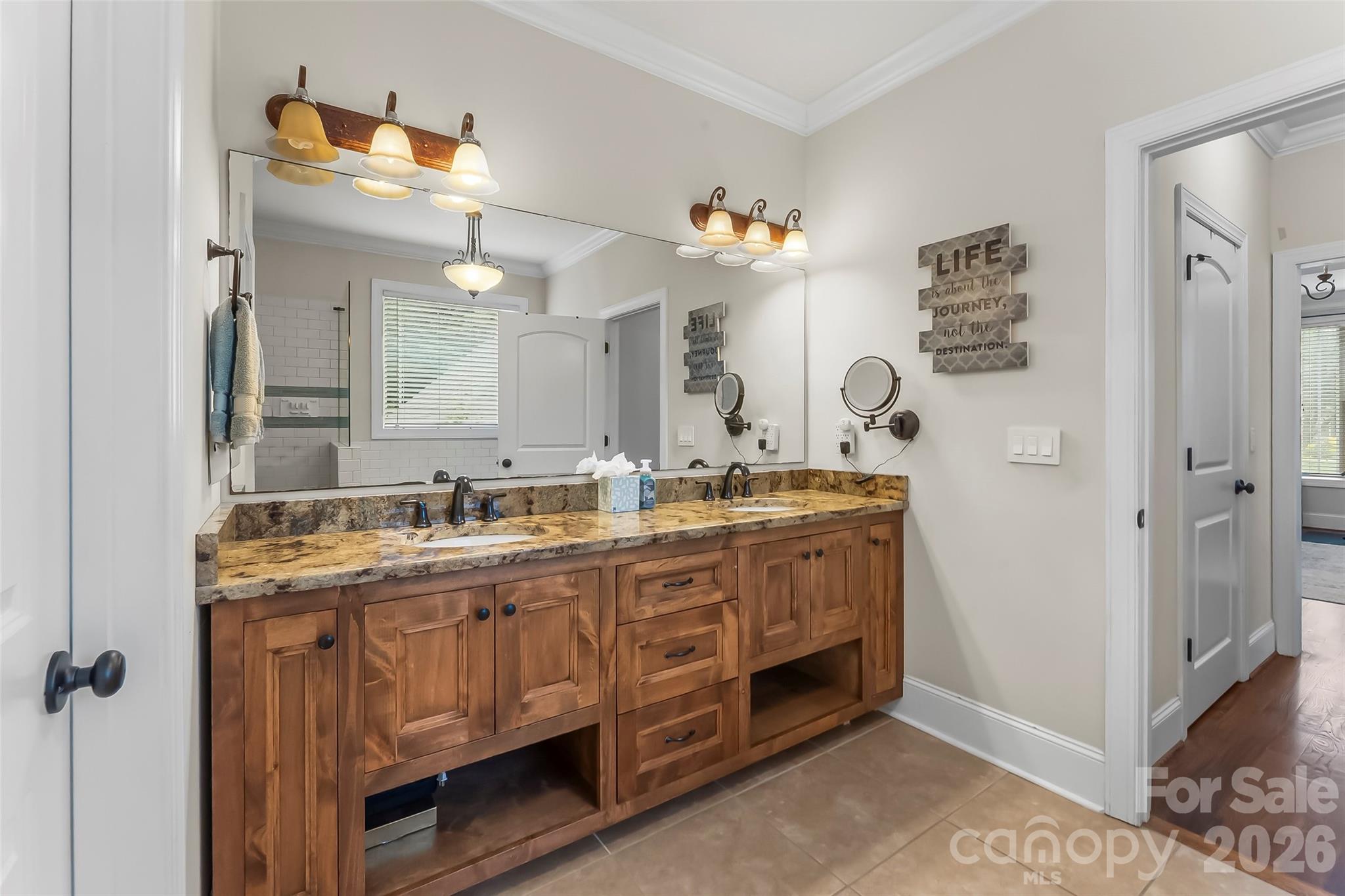1776 White Water Court — Hickory