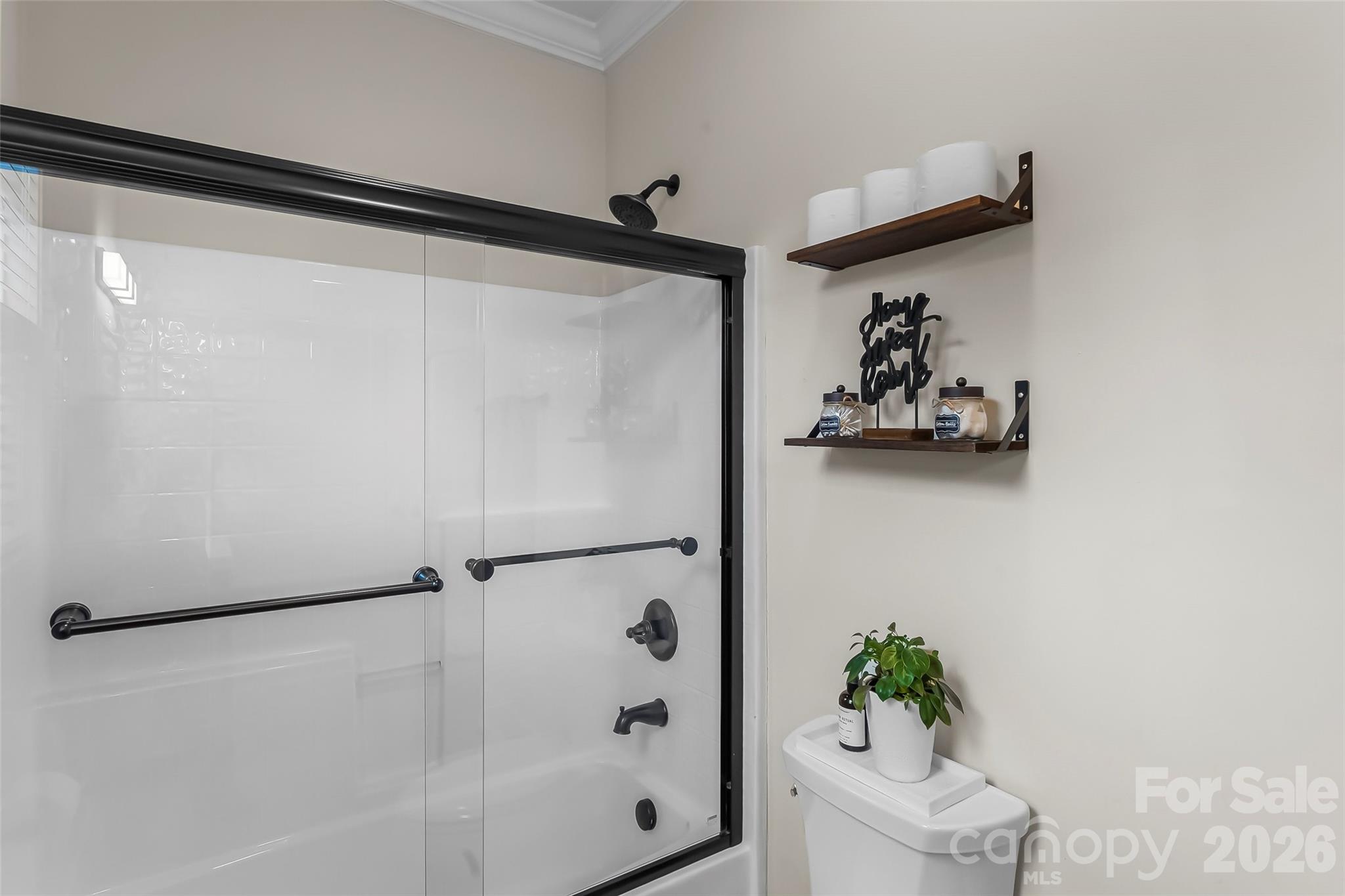 1776 White Water Court — Hickory