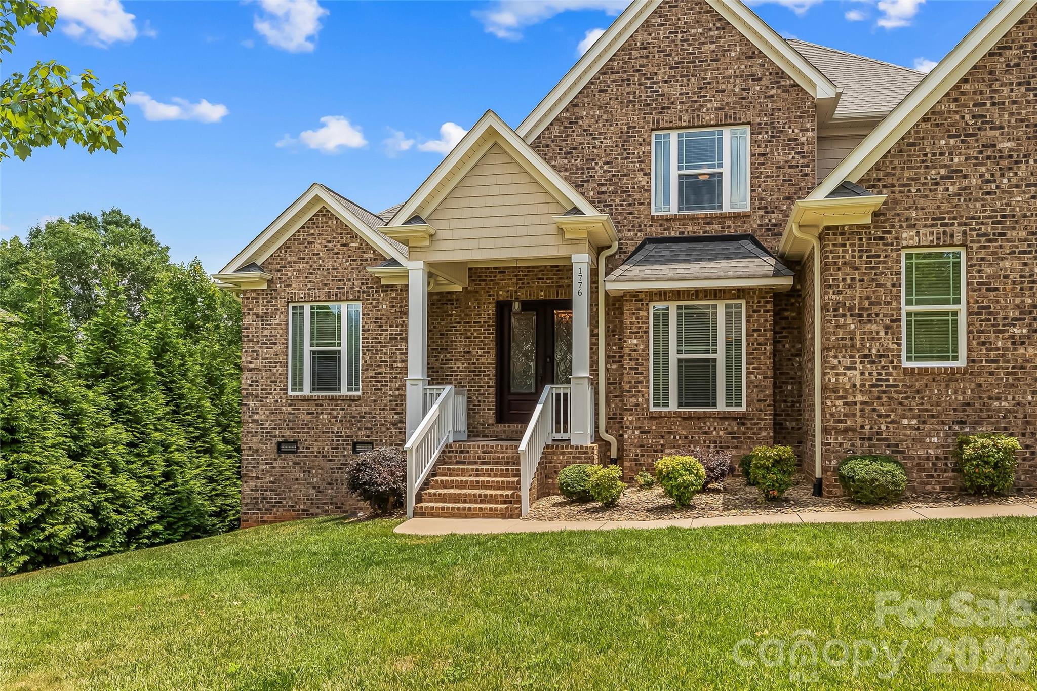1776 White Water Court — Hickory