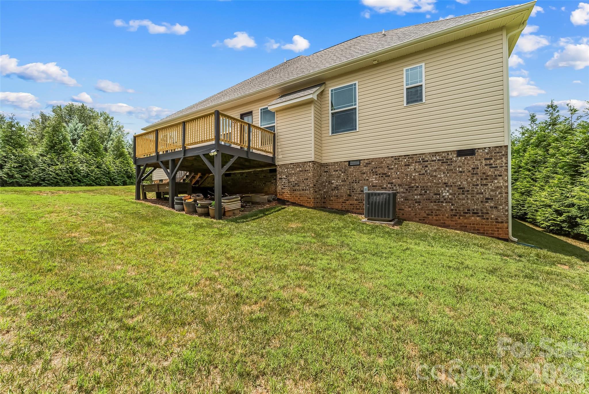 1776 White Water Court — Hickory