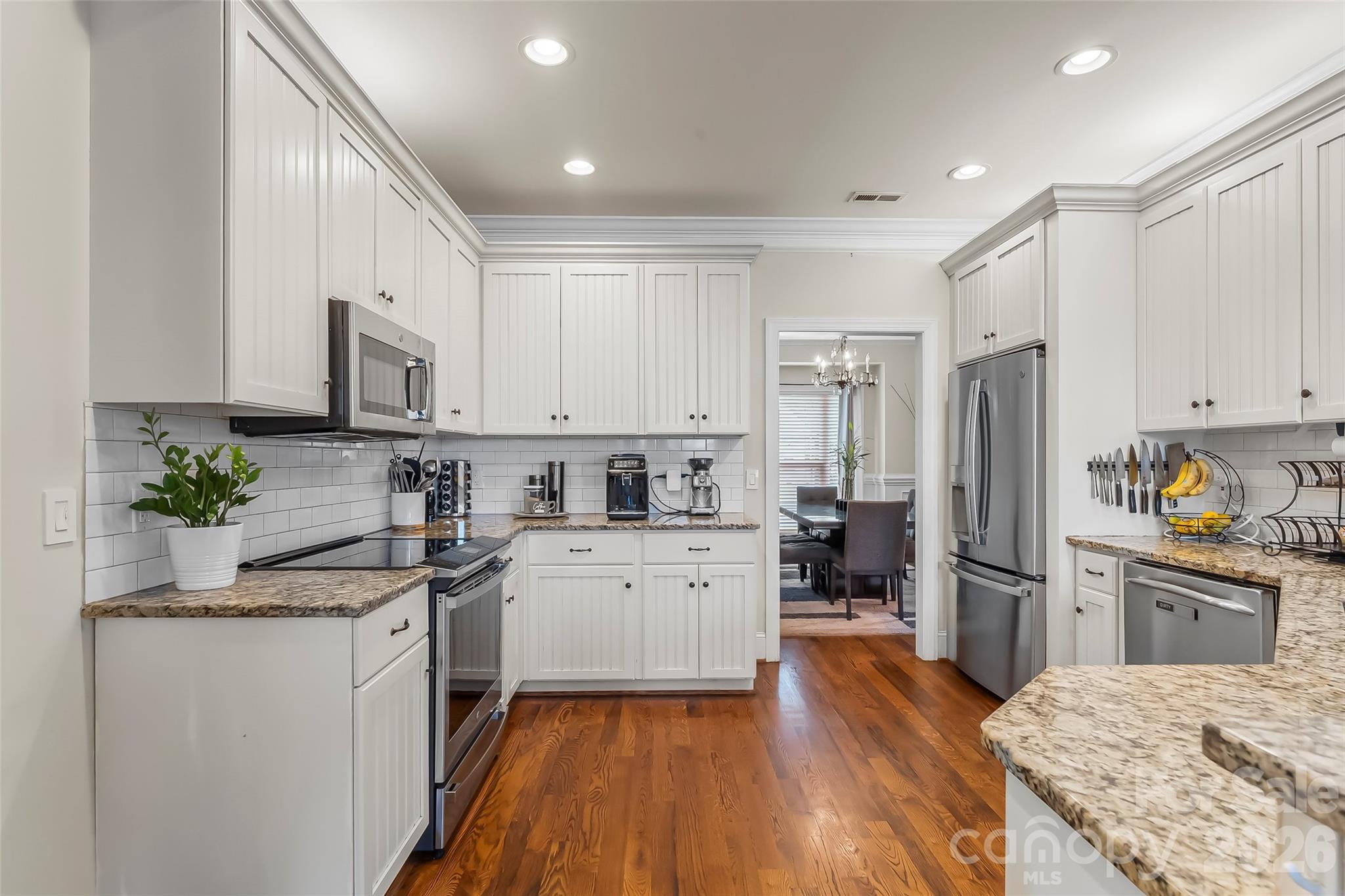 1776 White Water Court — Hickory