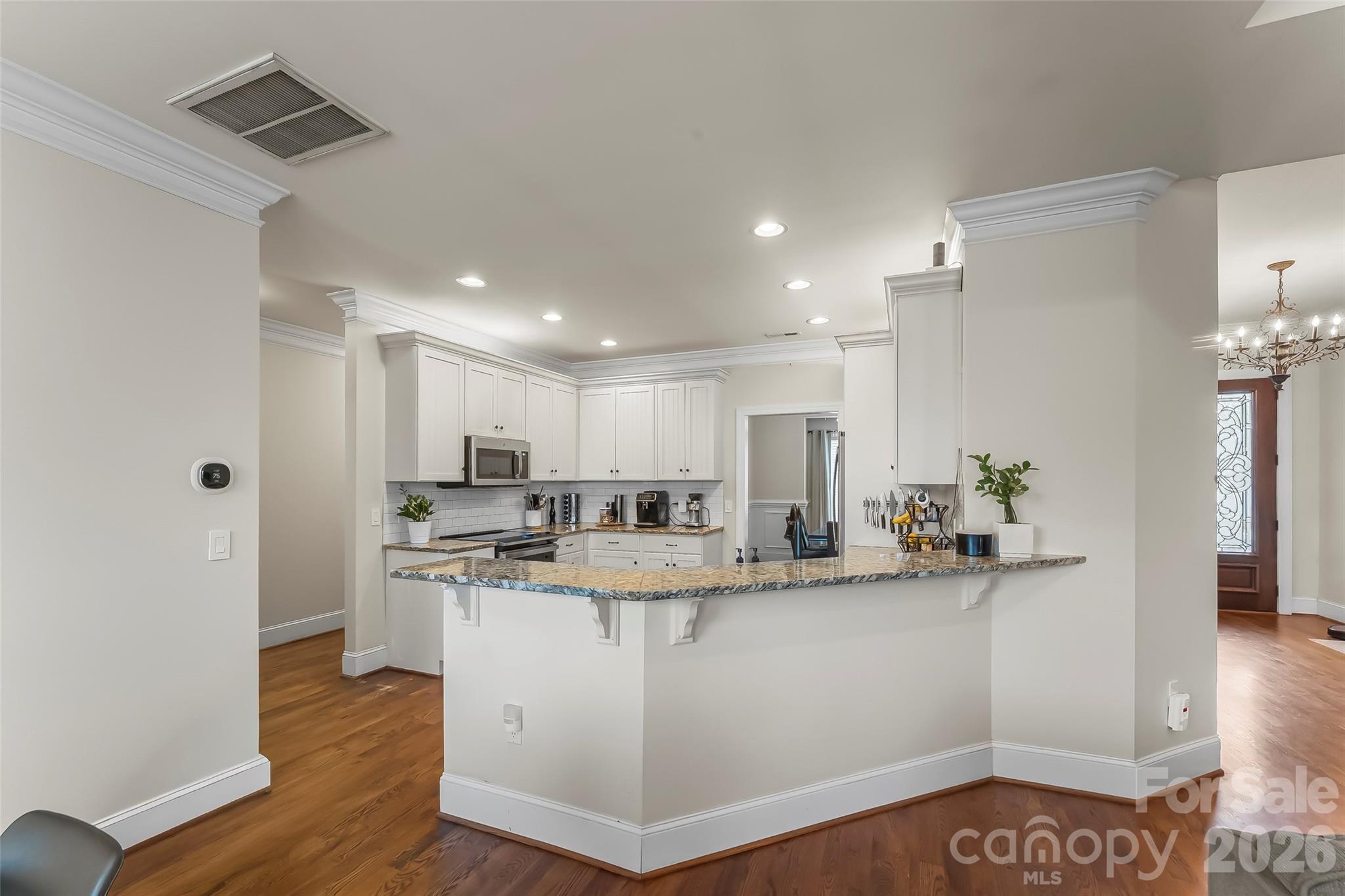 1776 White Water Court — Hickory