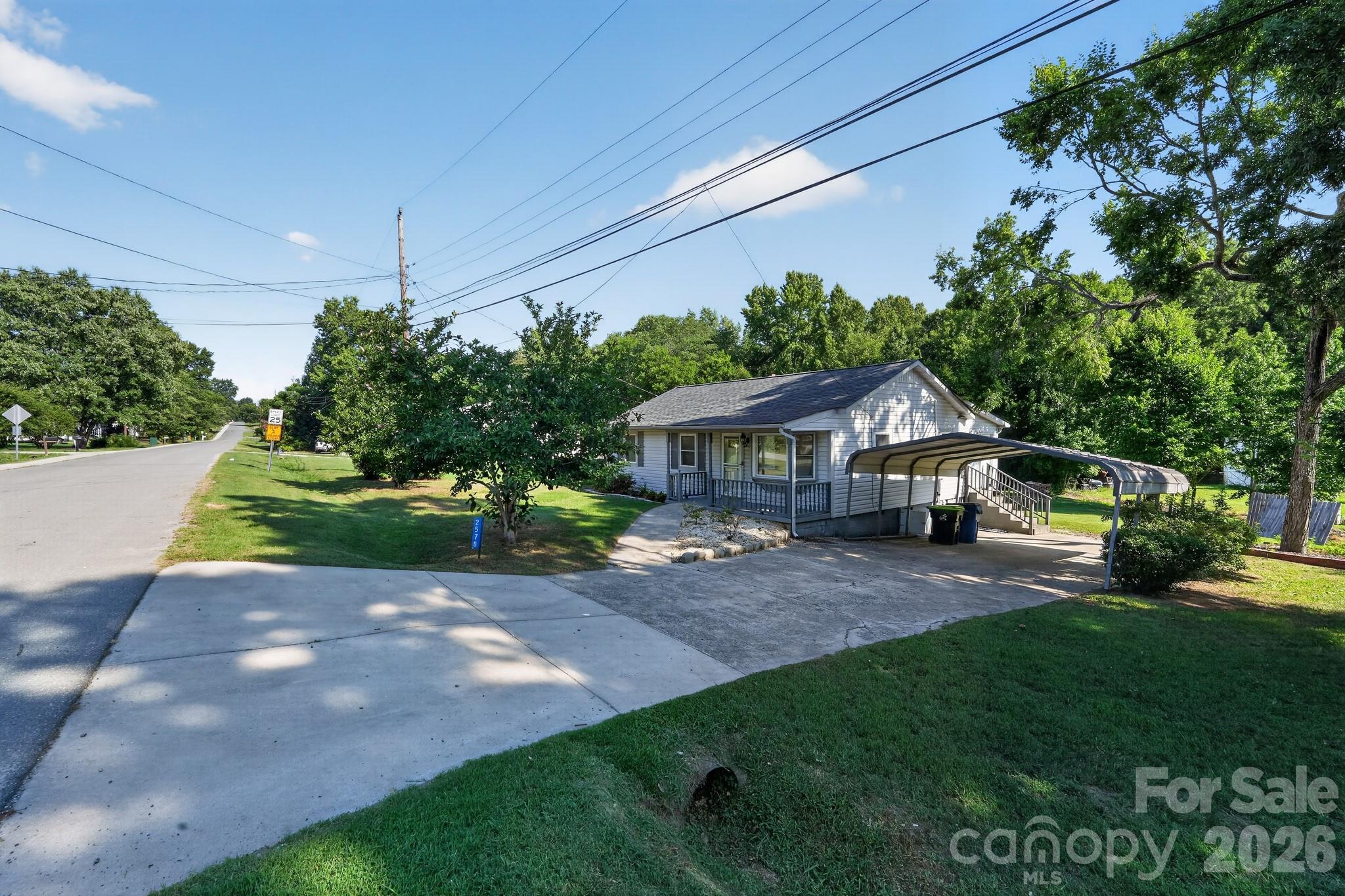 2578 Simpson Road E — Burlington