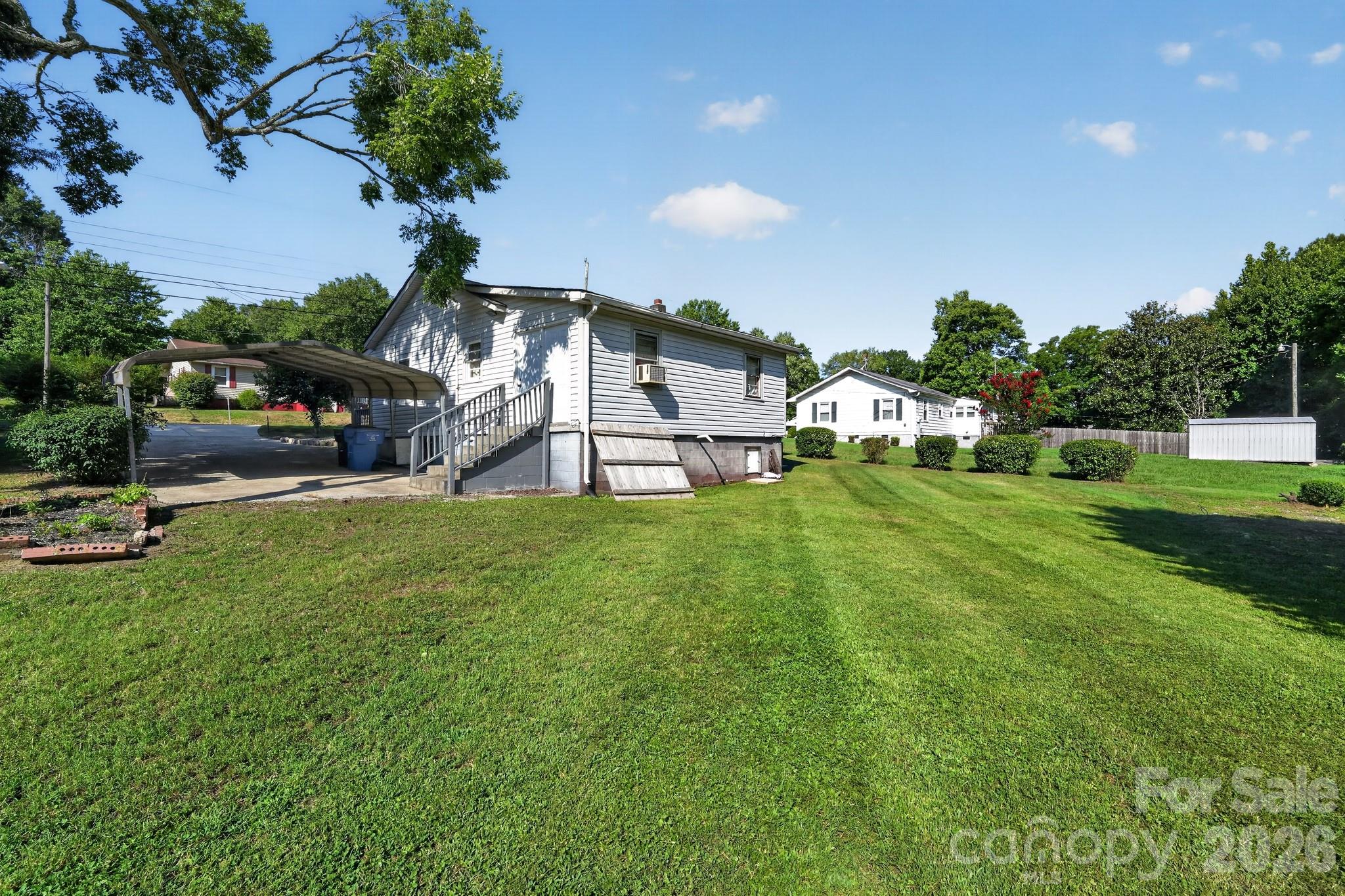 2578 Simpson Road E — Burlington
