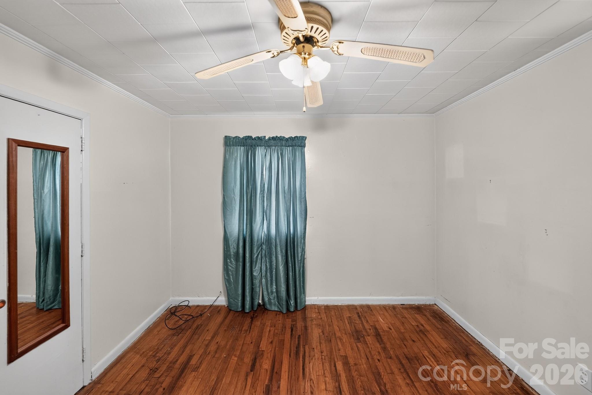2578 Simpson Road E — Burlington