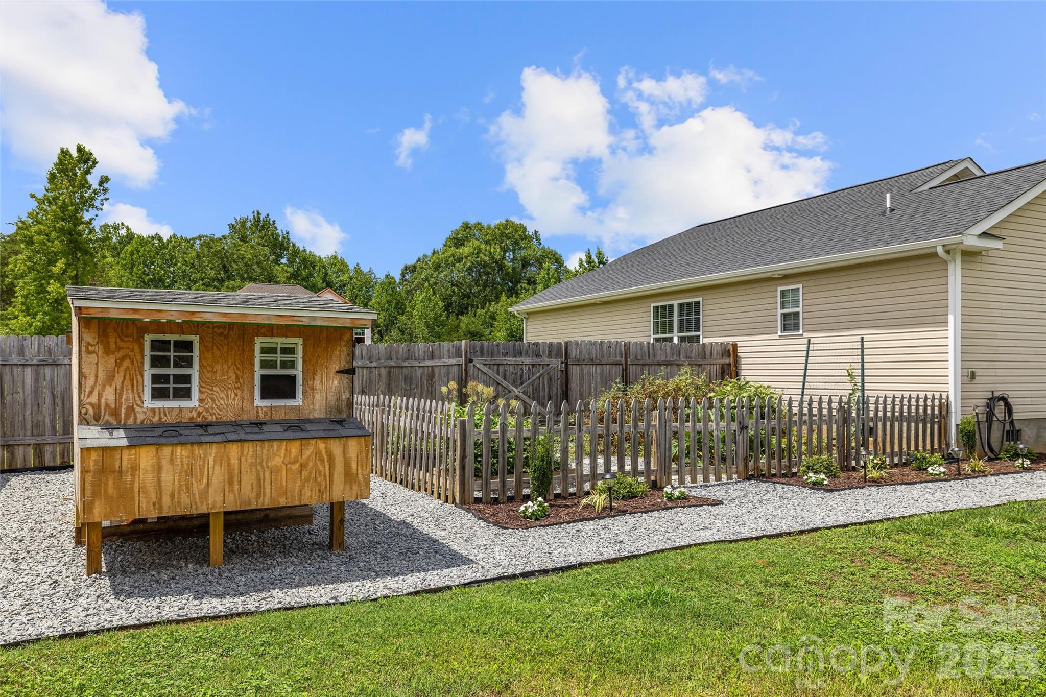 213 Planters Row Road — Iron Station