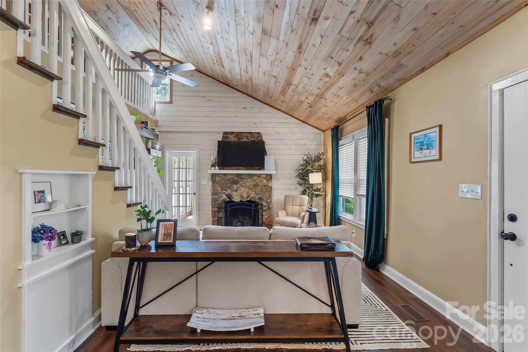1026 14th Avenue Drive NW — Hickory
