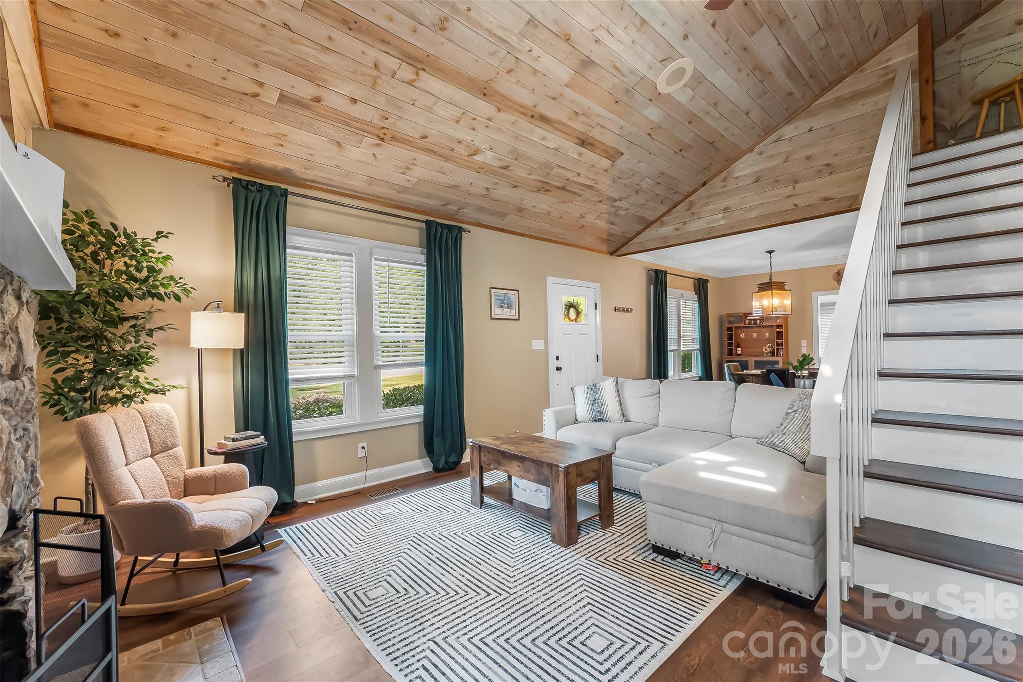 1026 14th Avenue Drive NW — Hickory