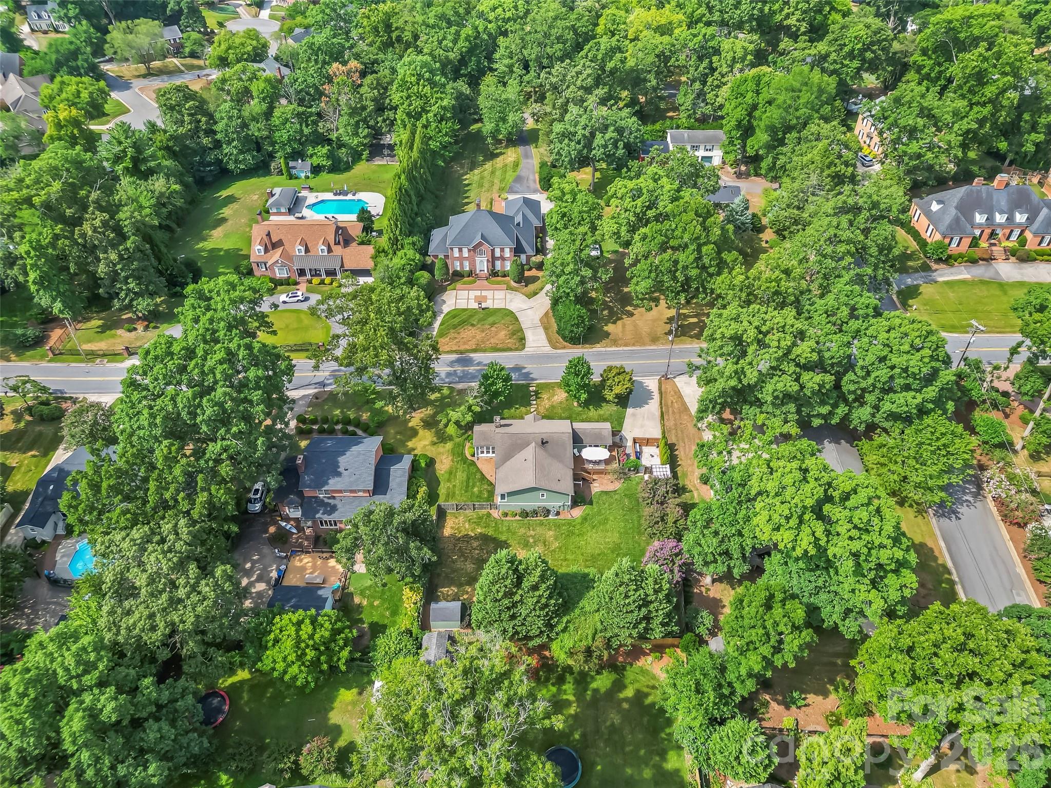 1026 14th Avenue Drive NW — Hickory
