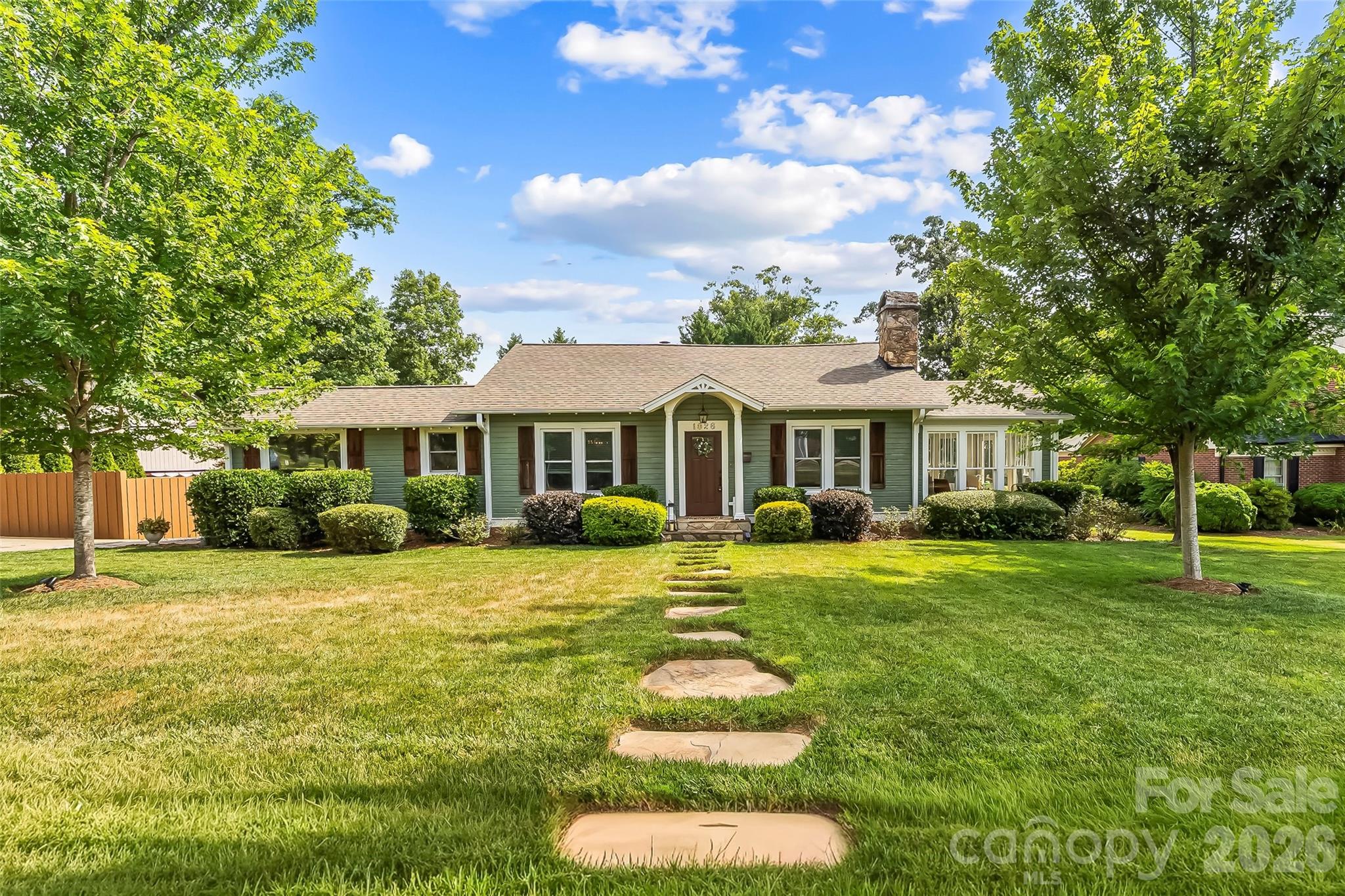 1026 14th Avenue Drive NW — Hickory