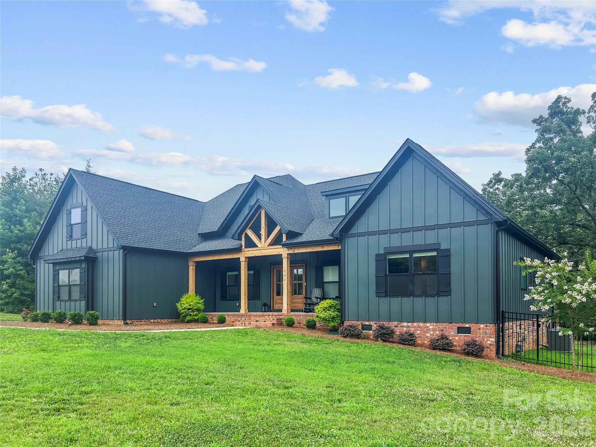 501 Edmunds Lane — Clover