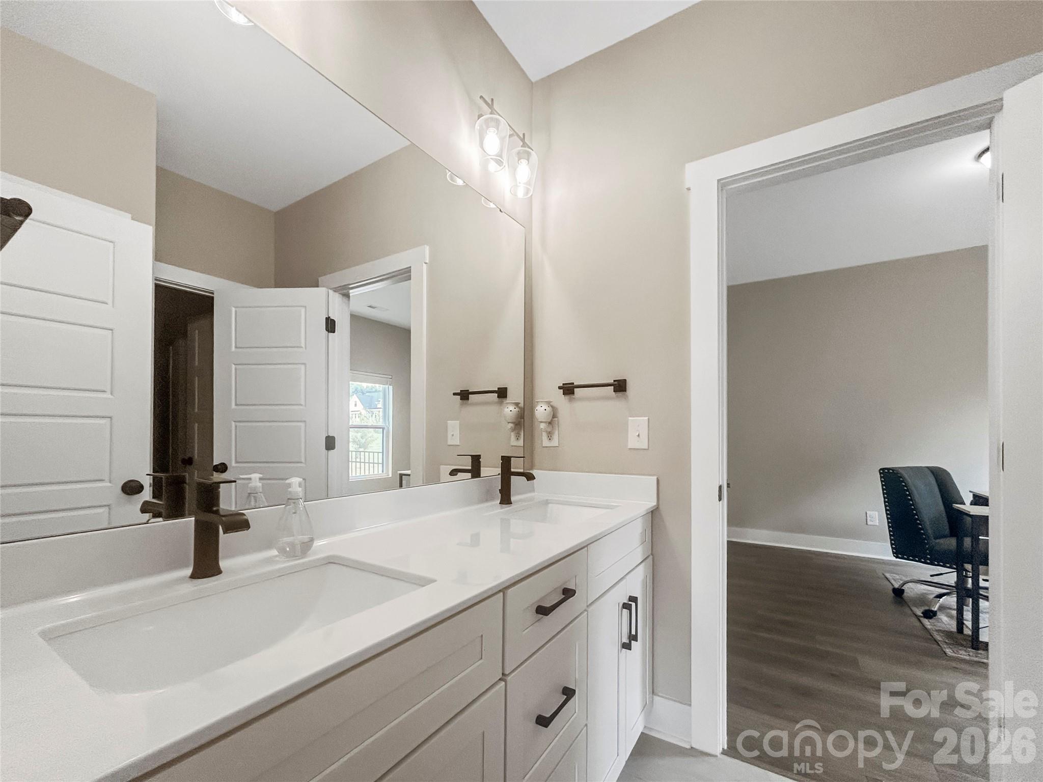 501 Edmunds Lane — Clover
