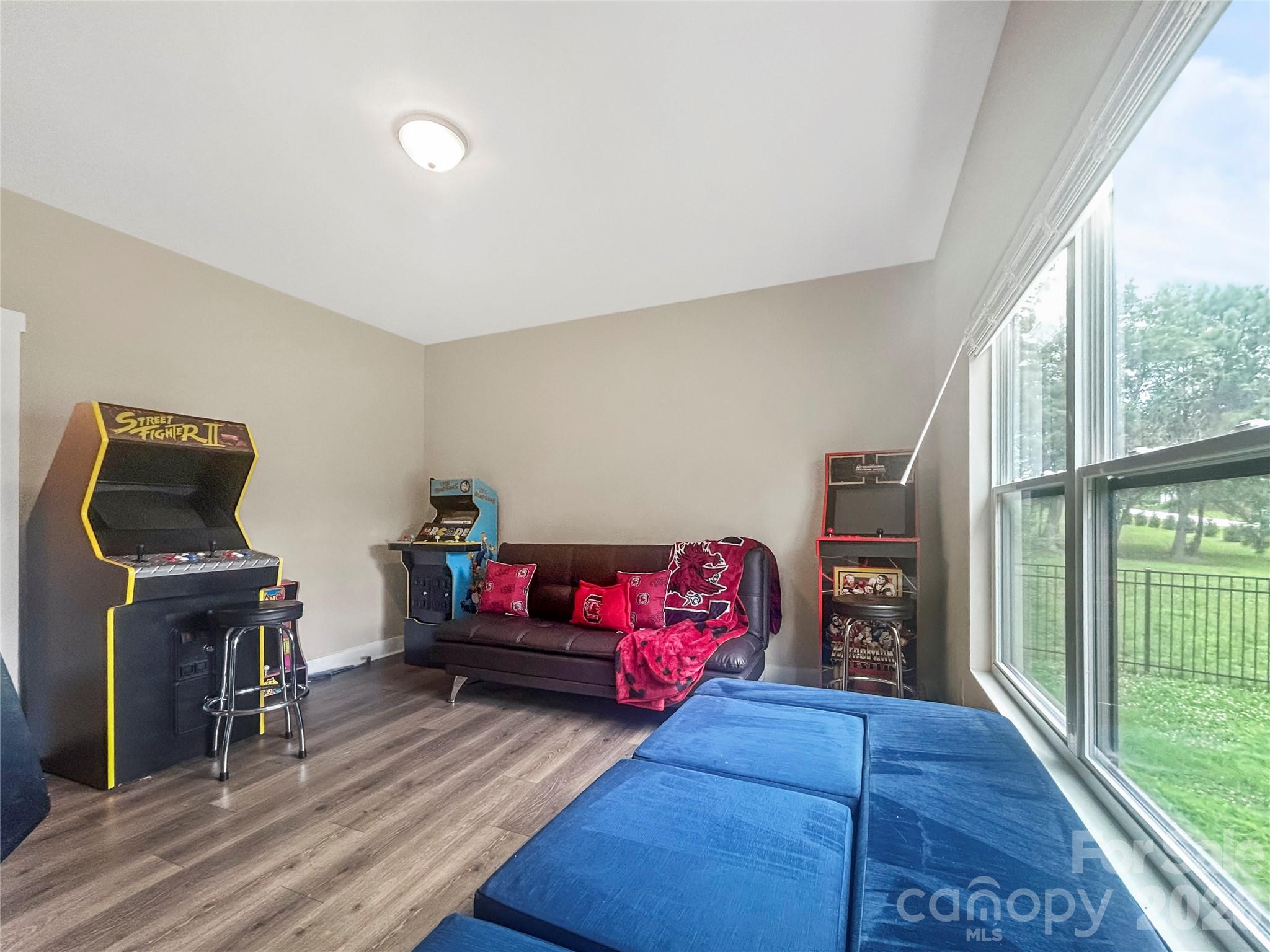 501 Edmunds Lane — Clover