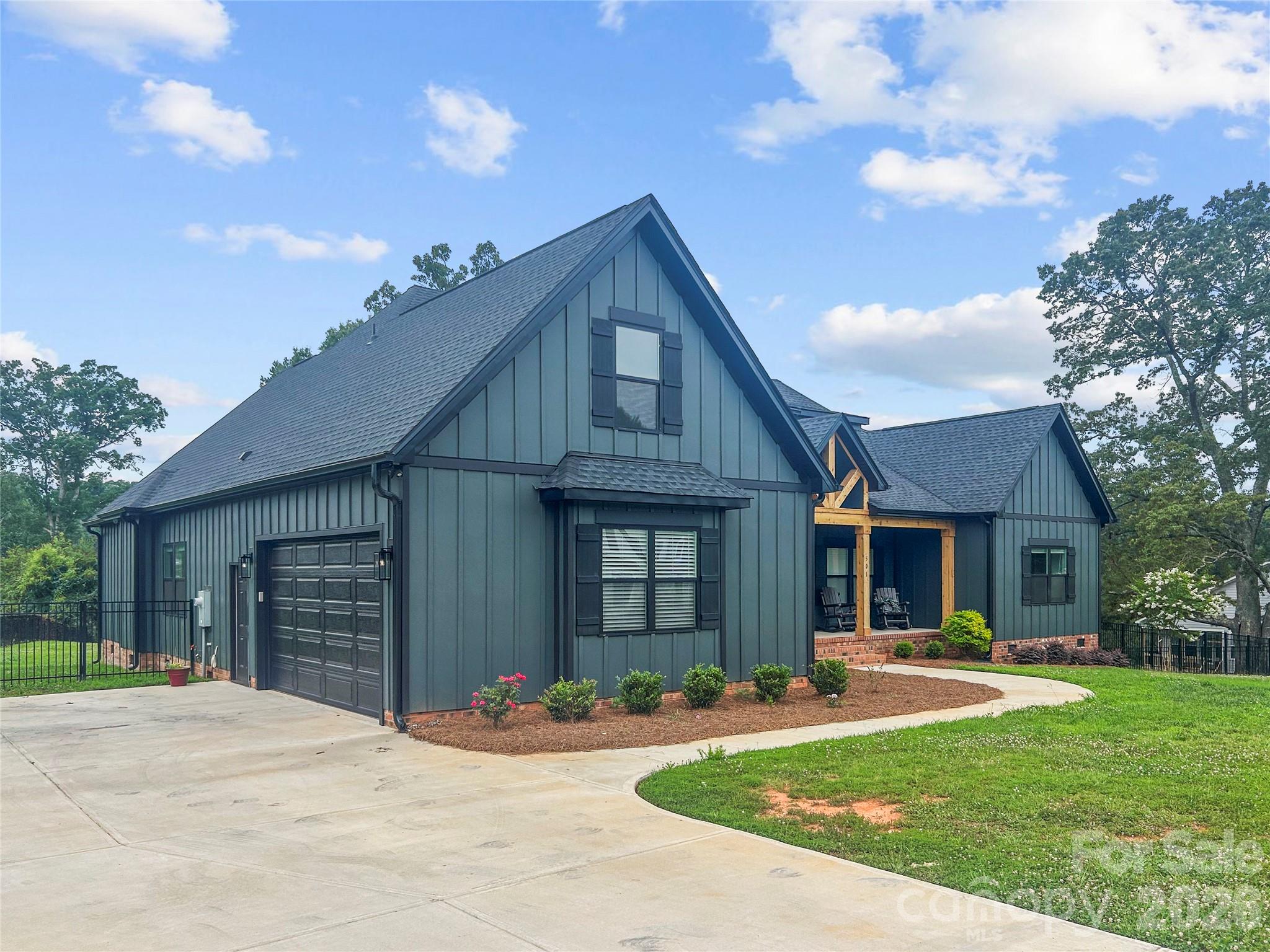 501 Edmunds Lane — Clover