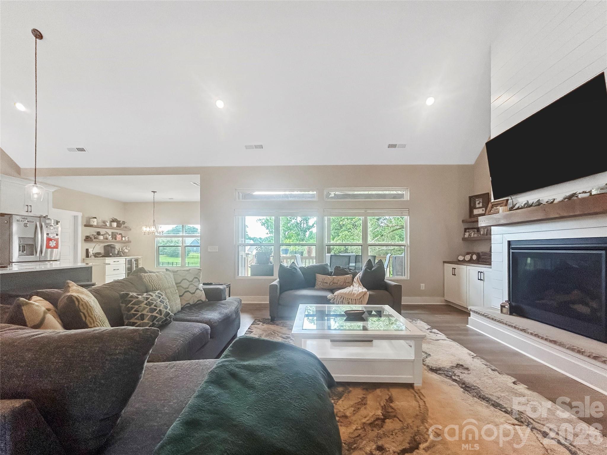 501 Edmunds Lane — Clover