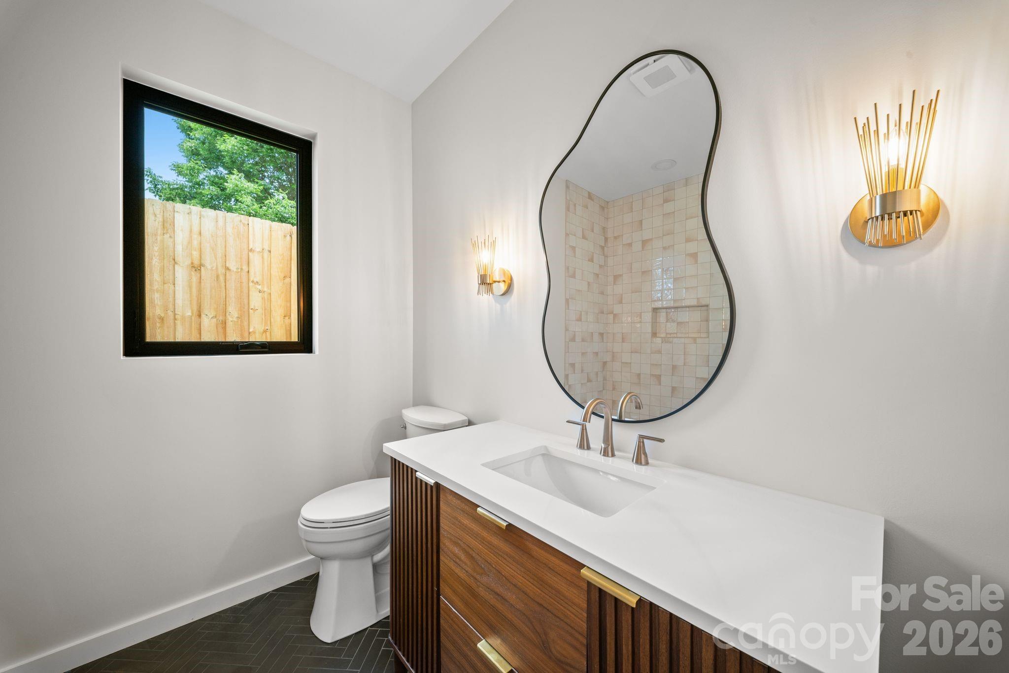 6 Sandhurst Drive — Asheville