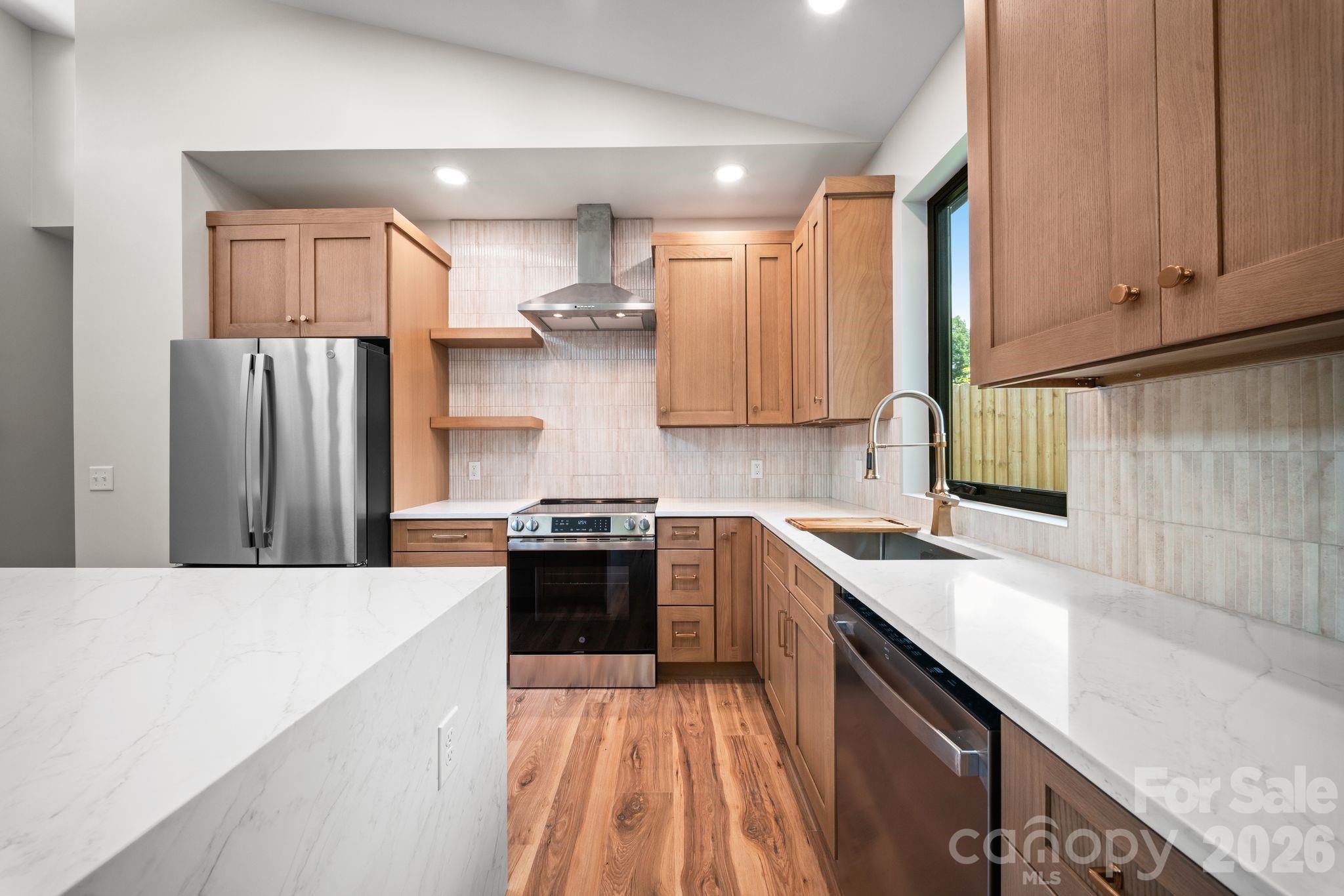 6 Sandhurst Drive — Asheville