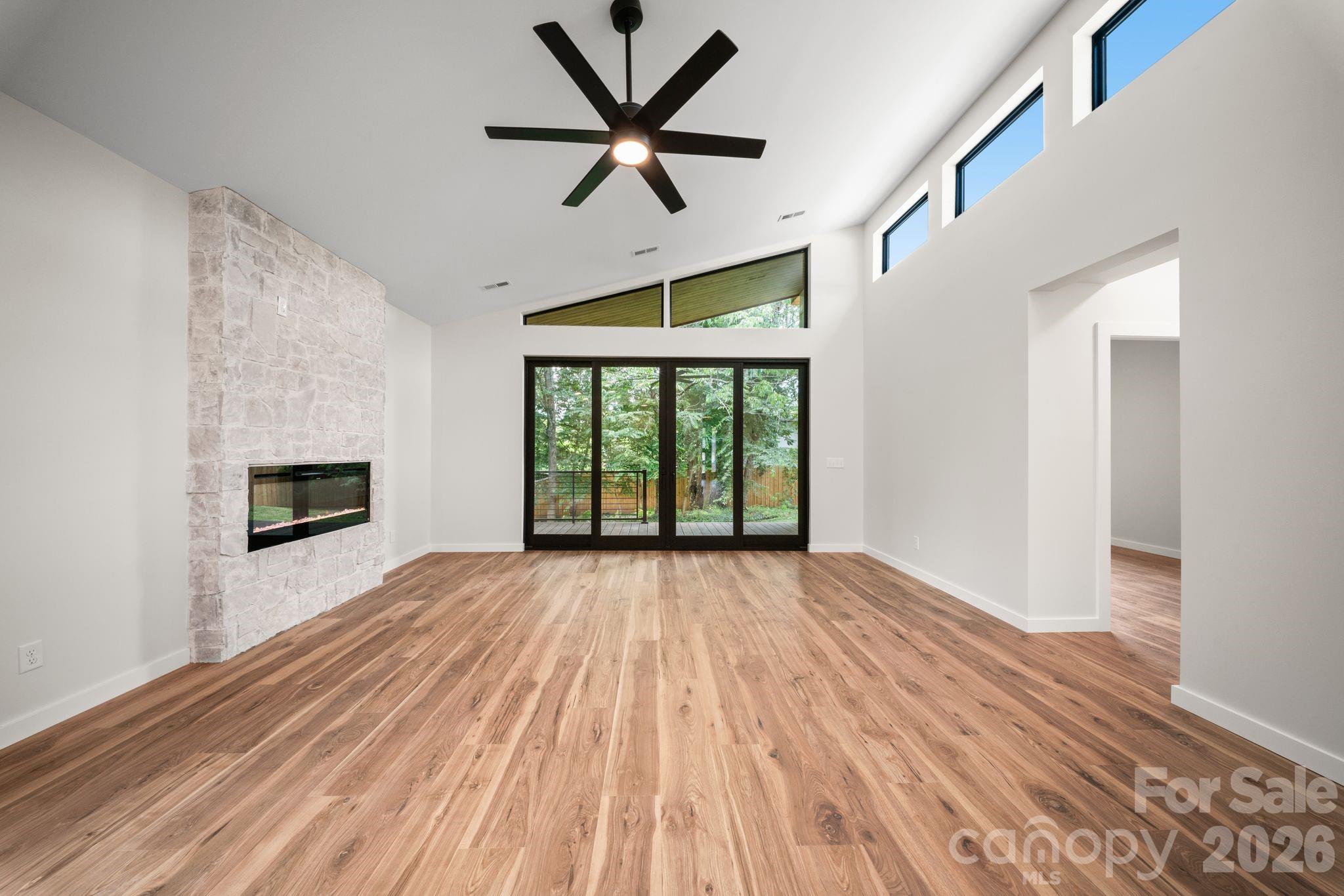 6 Sandhurst Drive — Asheville