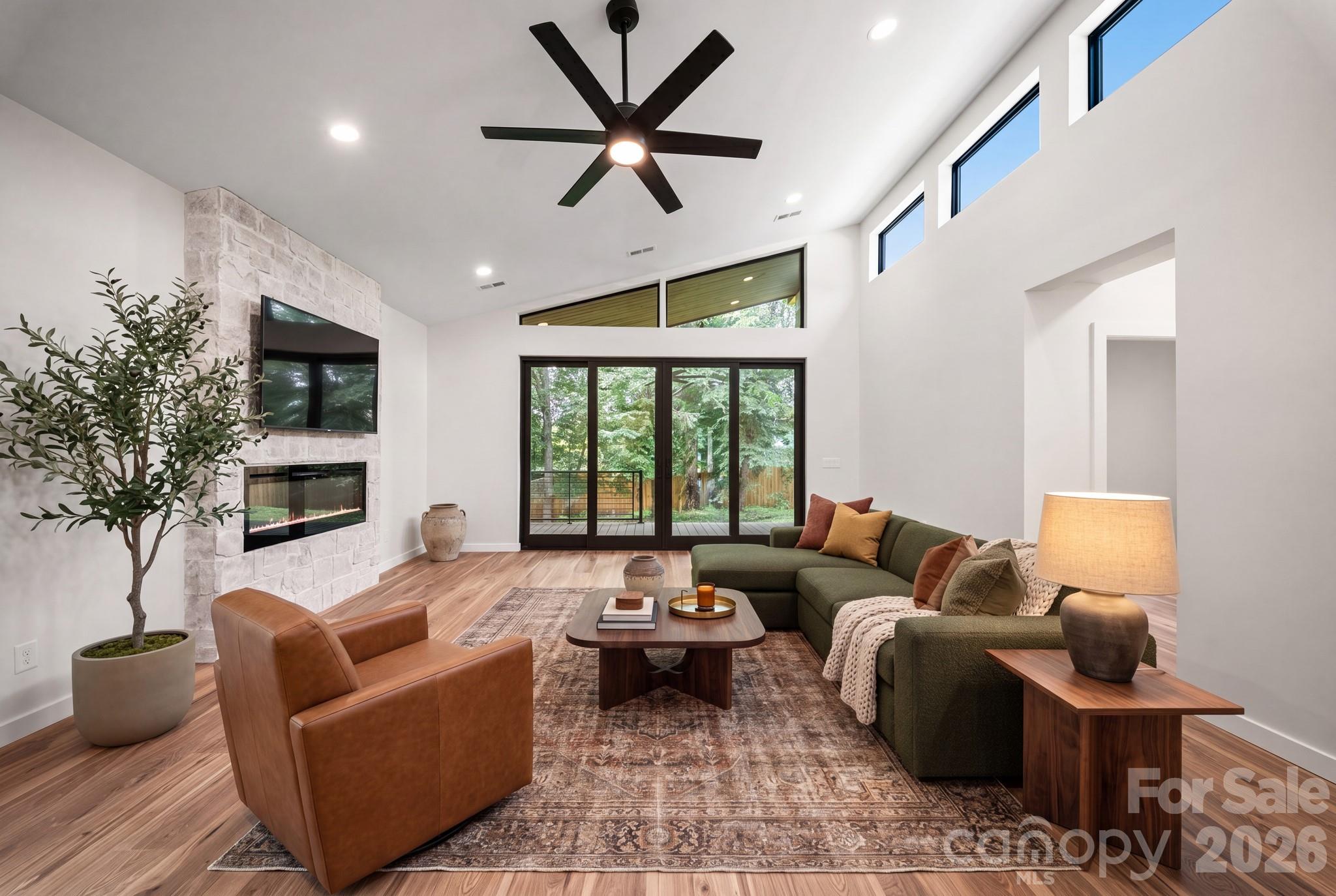 6 Sandhurst Drive — Asheville