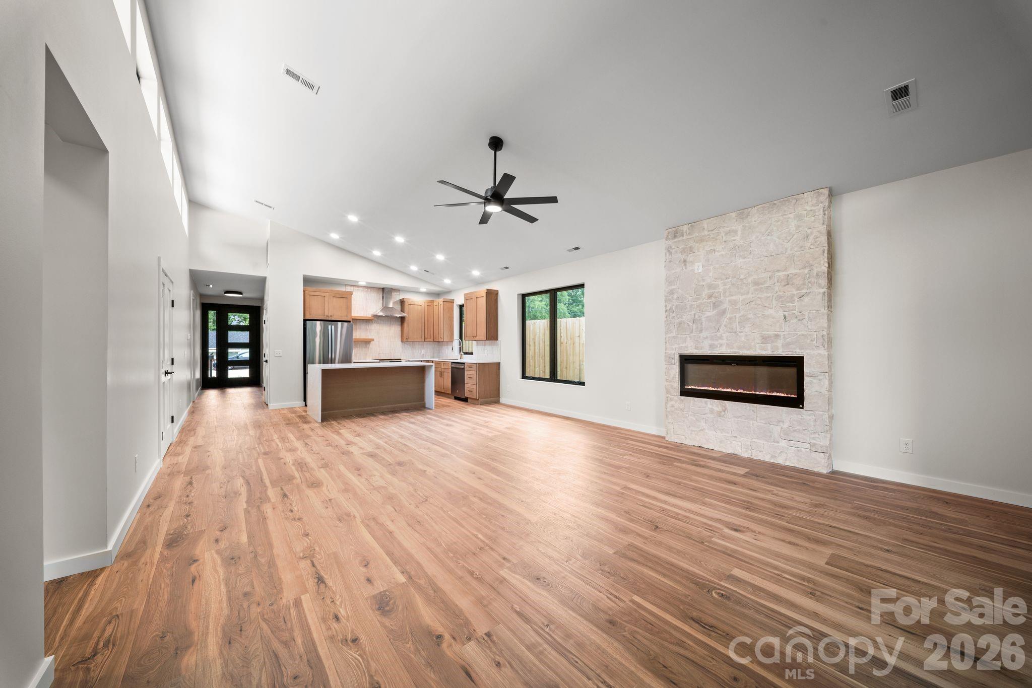 6 Sandhurst Drive — Asheville