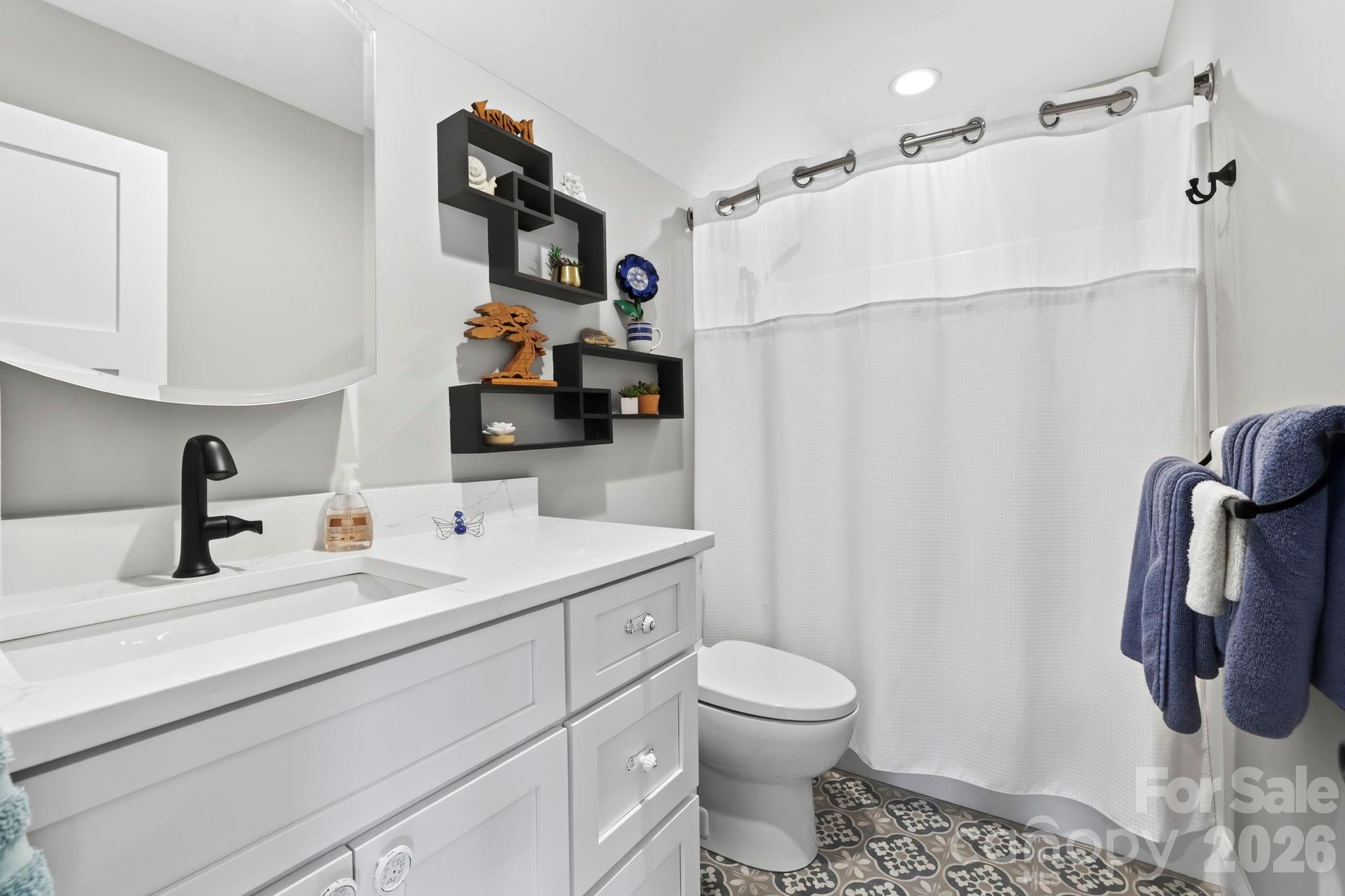 525 Byers Cove Road — Hendersonville