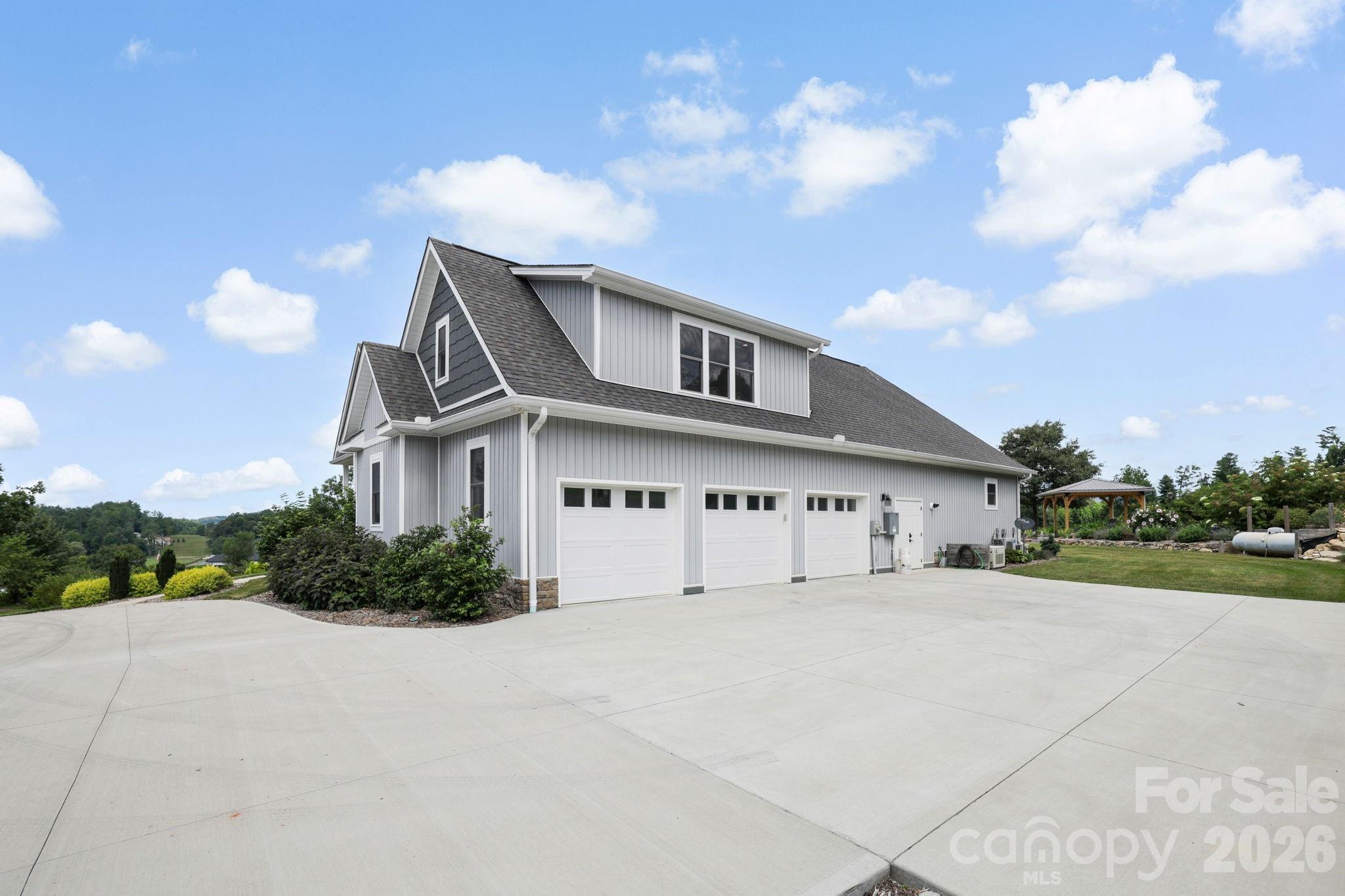525 Byers Cove Road — Hendersonville