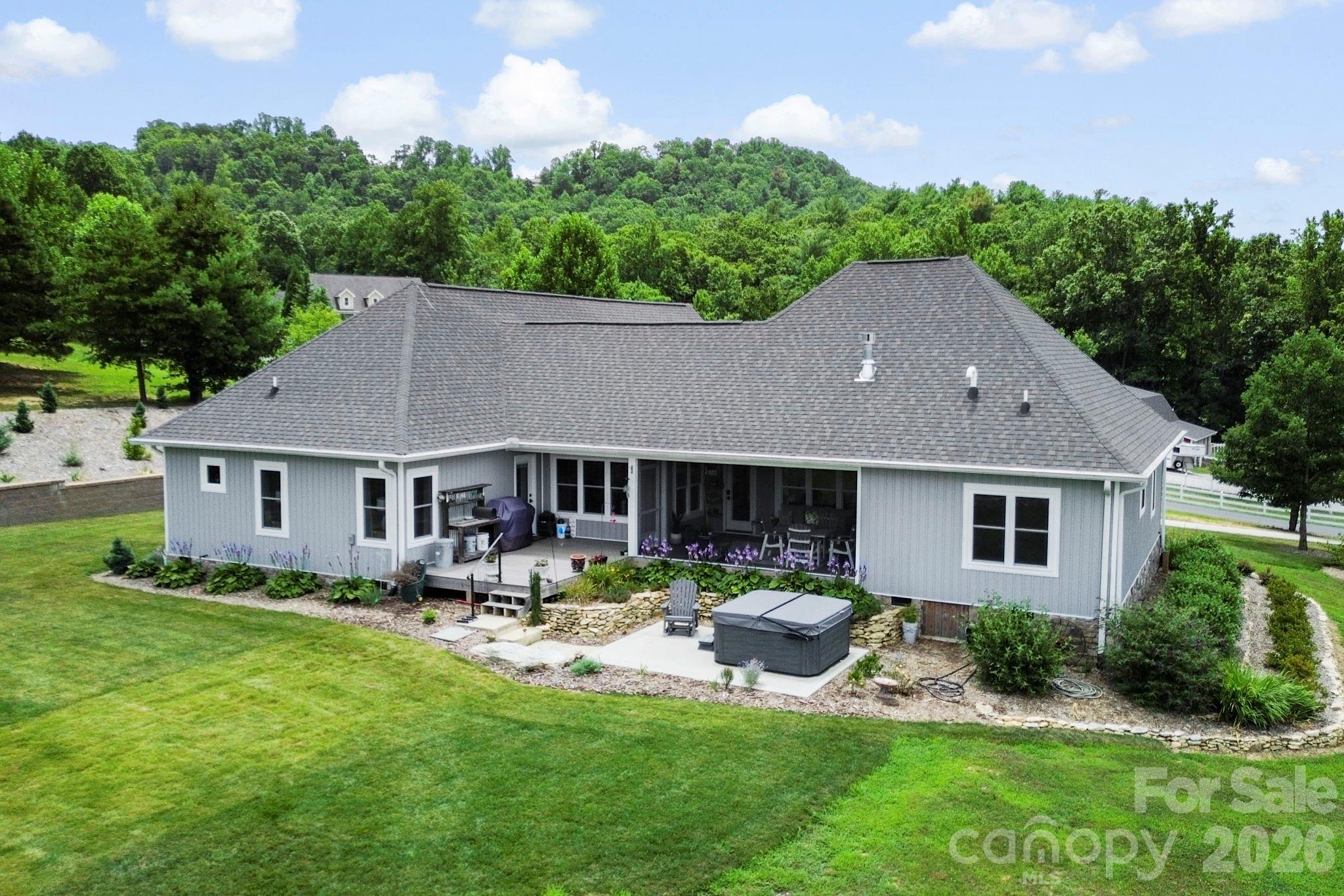 525 Byers Cove Road — Hendersonville