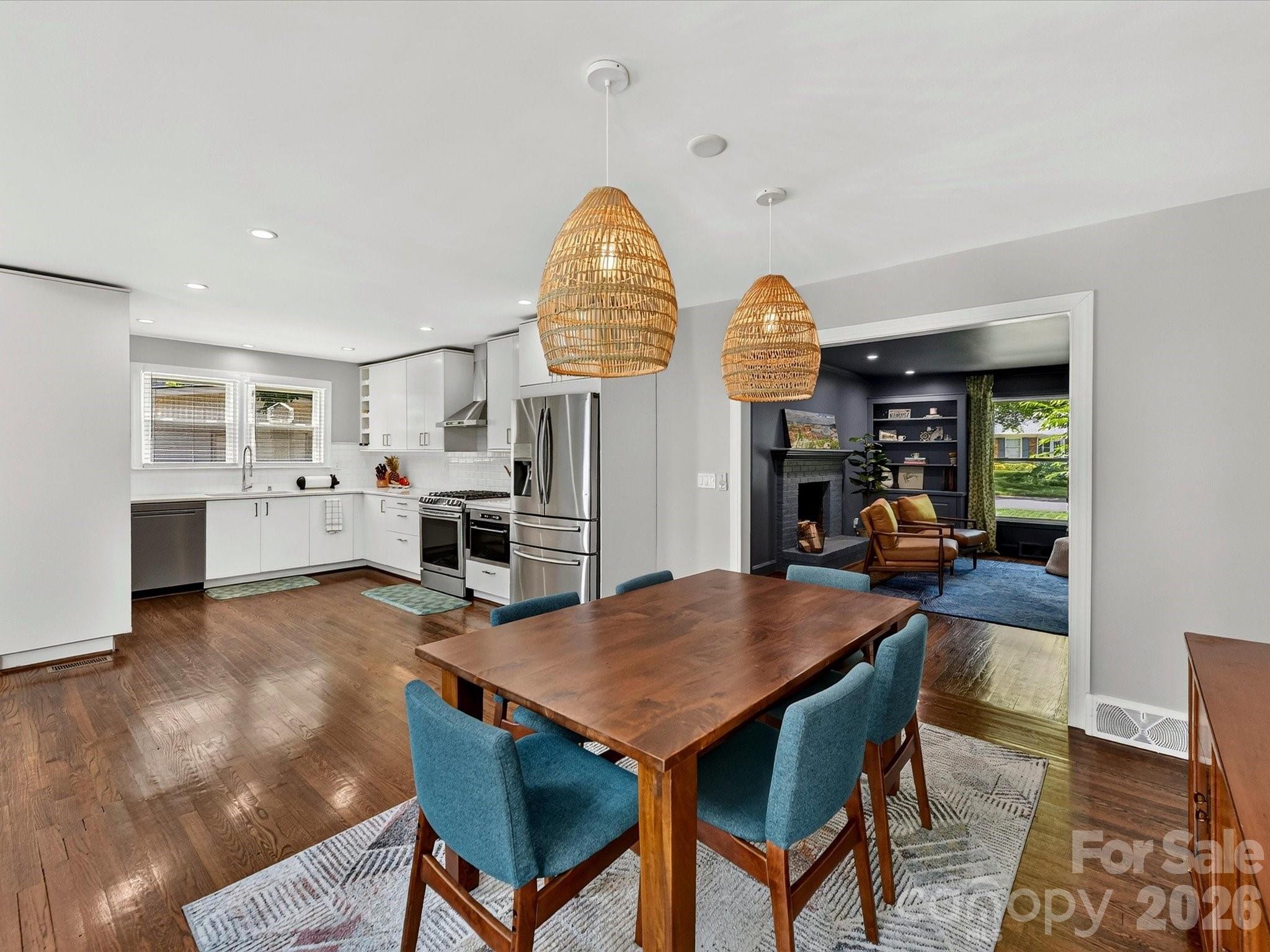 801 Fairbanks Road — Charlotte