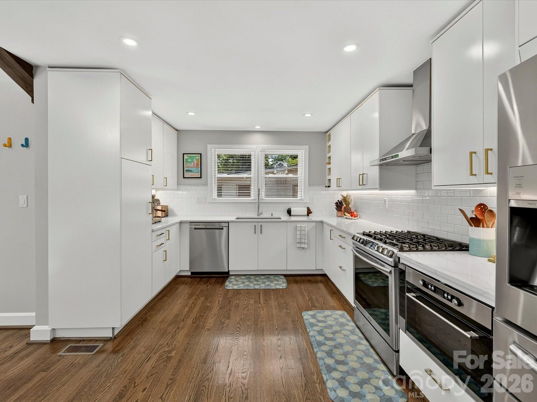 801 Fairbanks Road — Charlotte