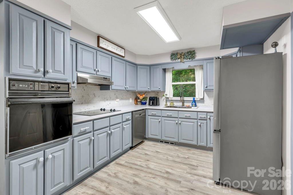 1199 Deer Park Lake Road — Spruce Pine