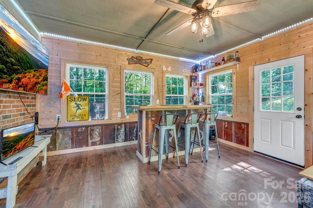 1199 Deer Park Lake Road — Spruce Pine