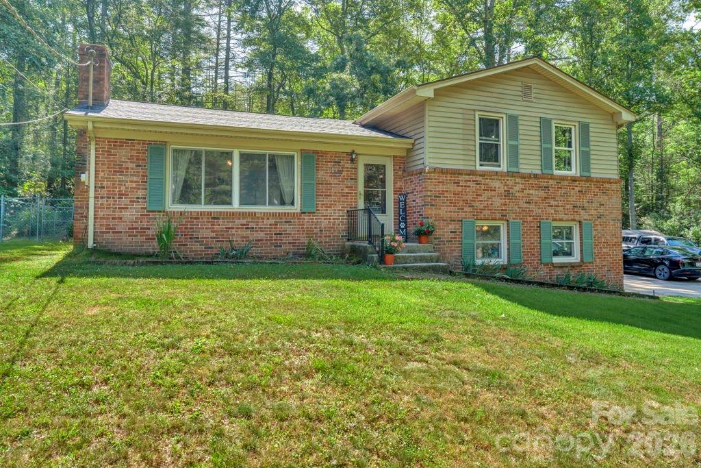 1199 Deer Park Lake Road — Spruce Pine