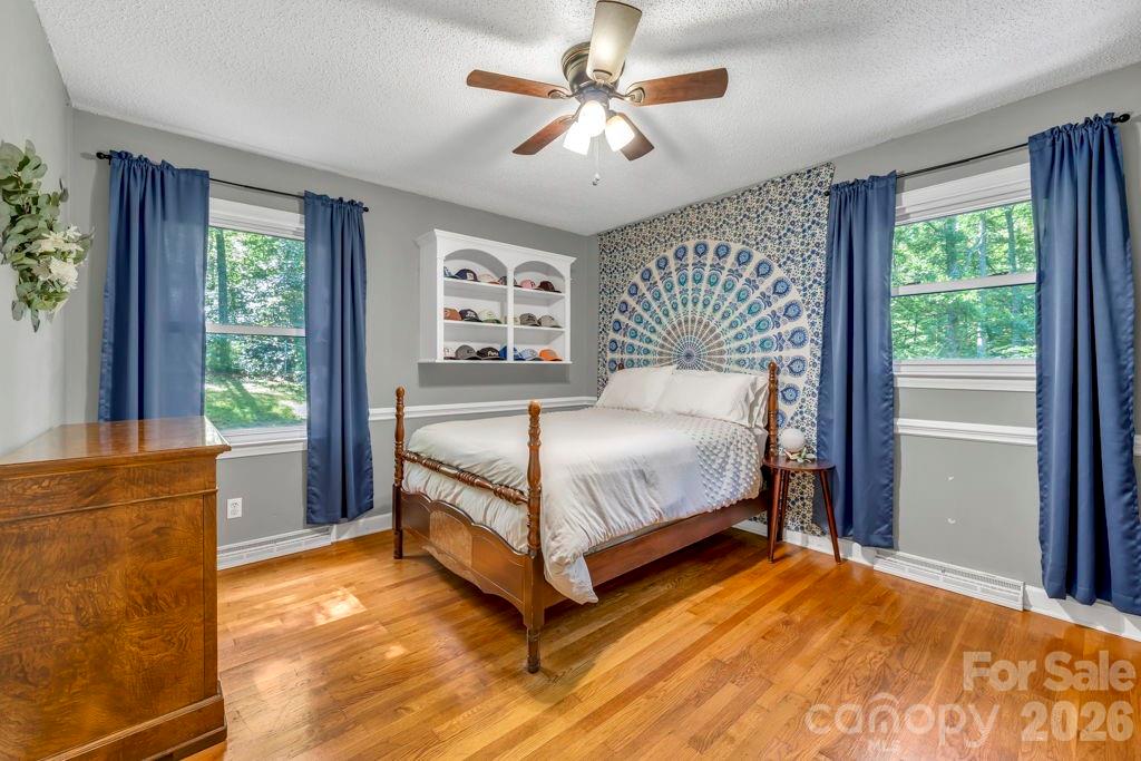 1199 Deer Park Lake Road — Spruce Pine