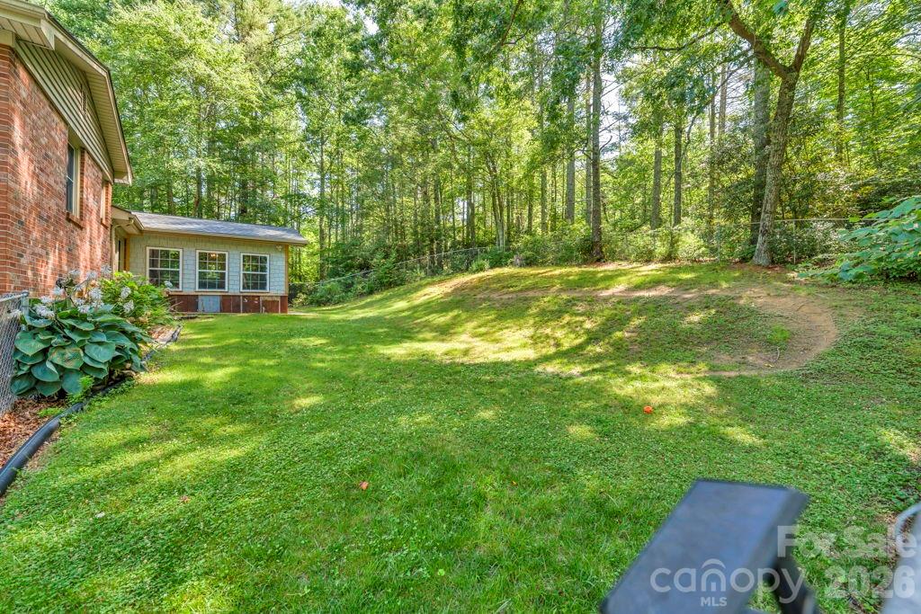 1199 Deer Park Lake Road — Spruce Pine