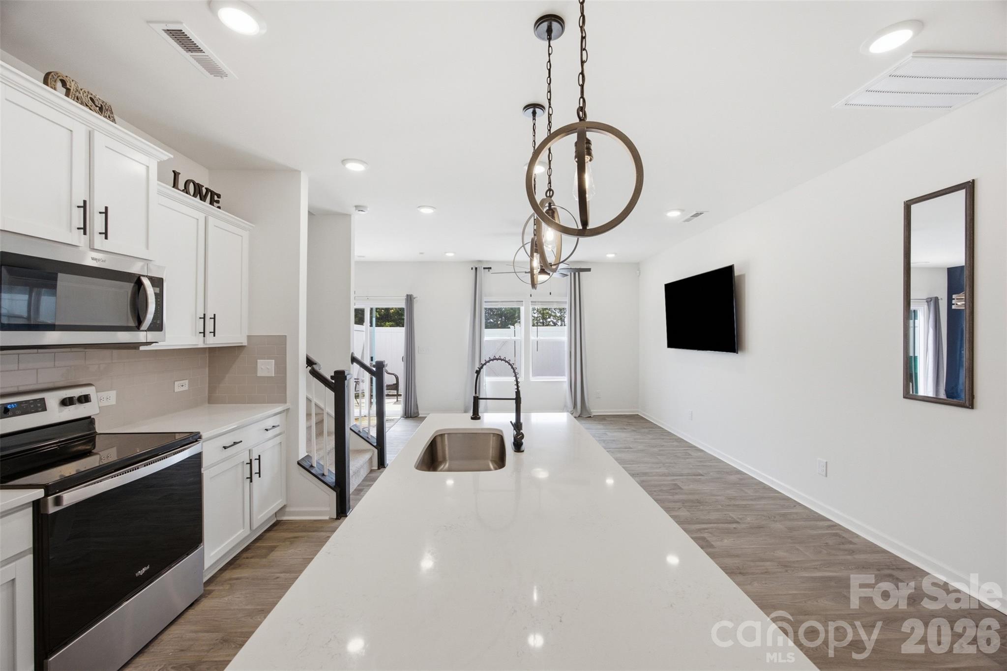 2037 Crooked Oak Lane — York