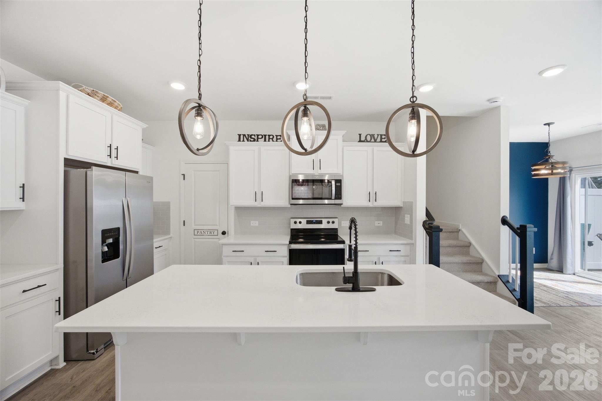 2037 Crooked Oak Lane — York