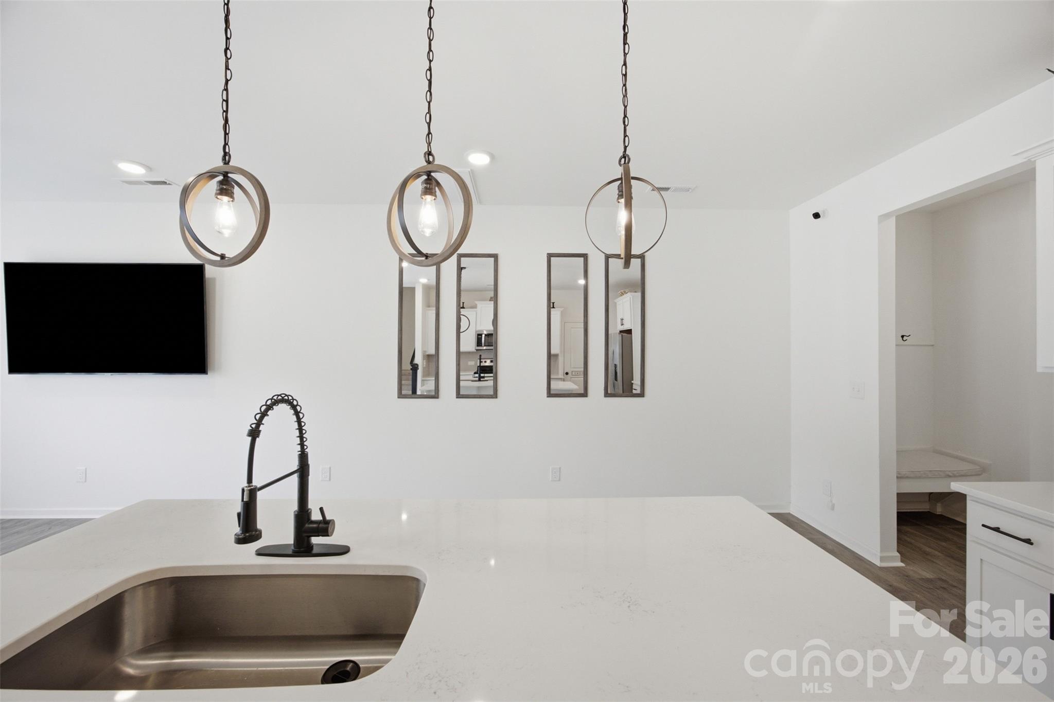 2037 Crooked Oak Lane — York