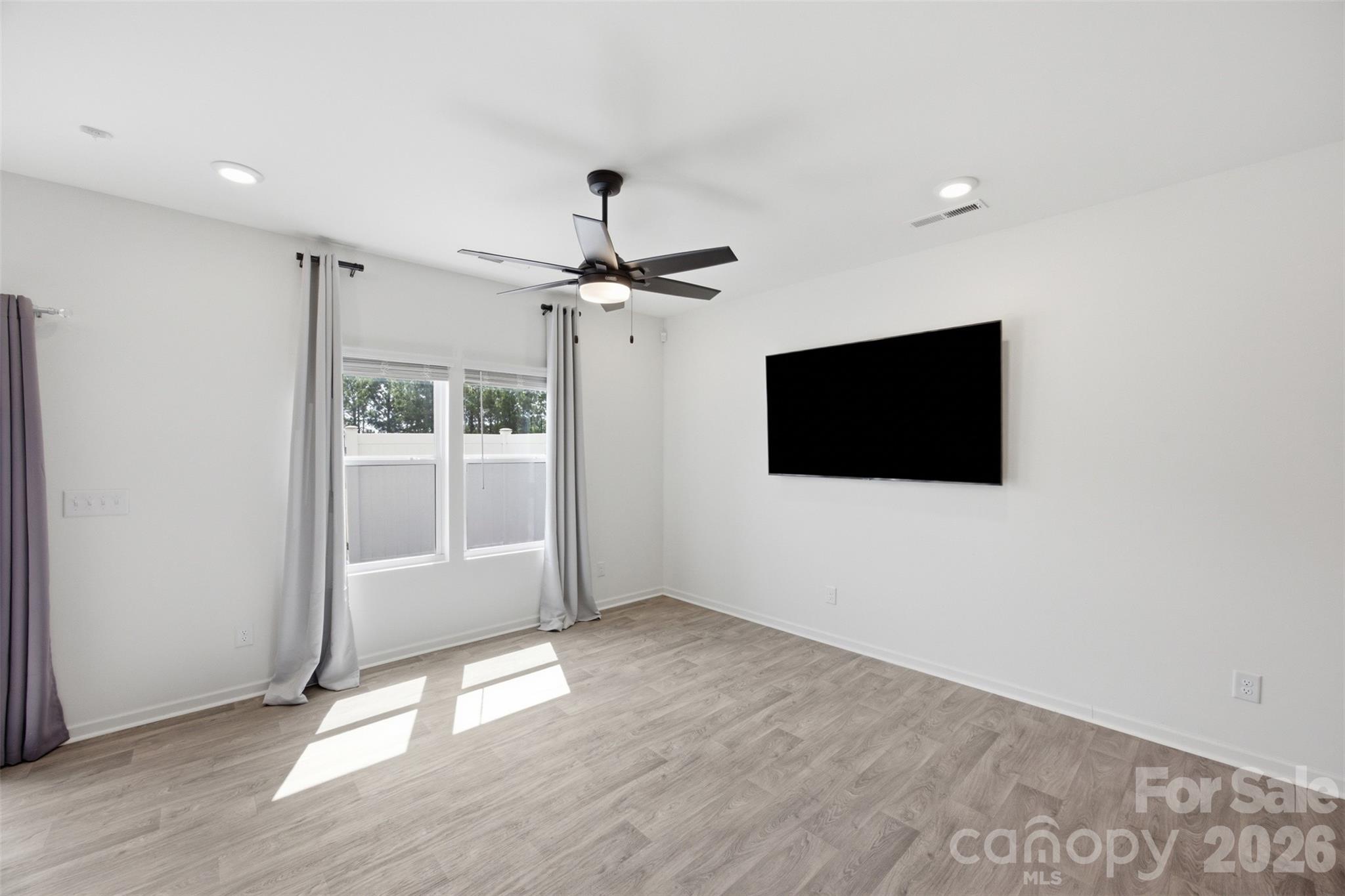 2037 Crooked Oak Lane — York