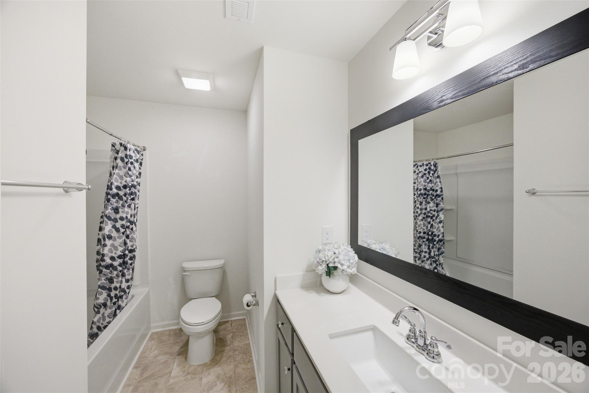 2037 Crooked Oak Lane — York