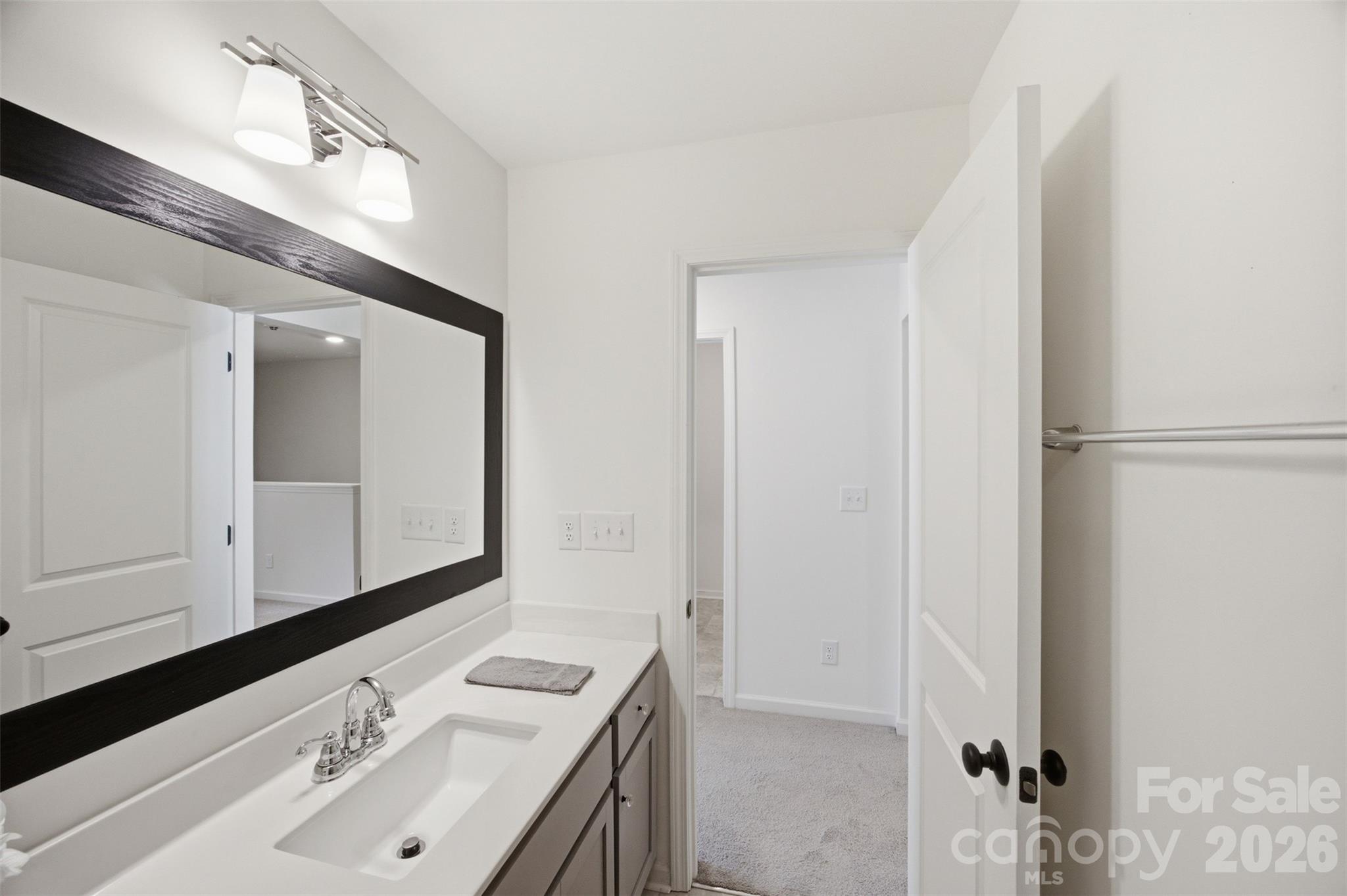 2037 Crooked Oak Lane — York