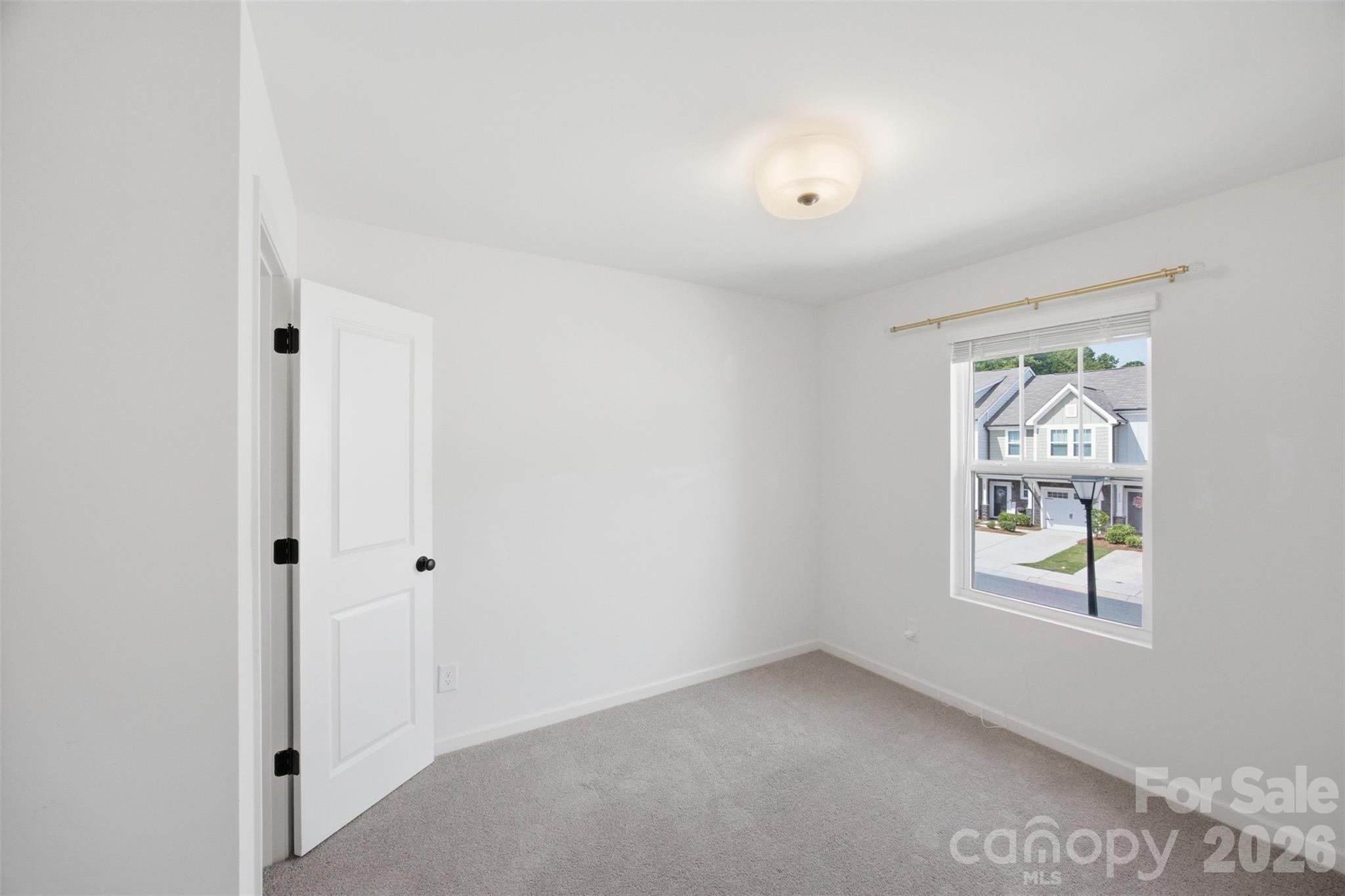 2037 Crooked Oak Lane — York