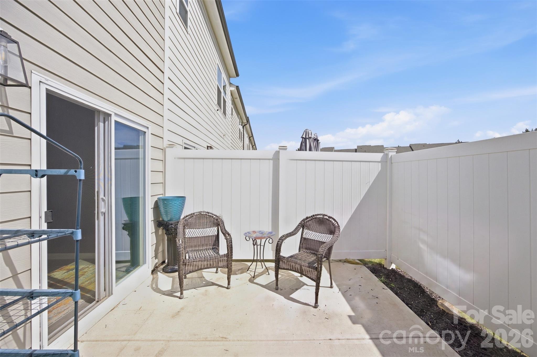 2037 Crooked Oak Lane — York